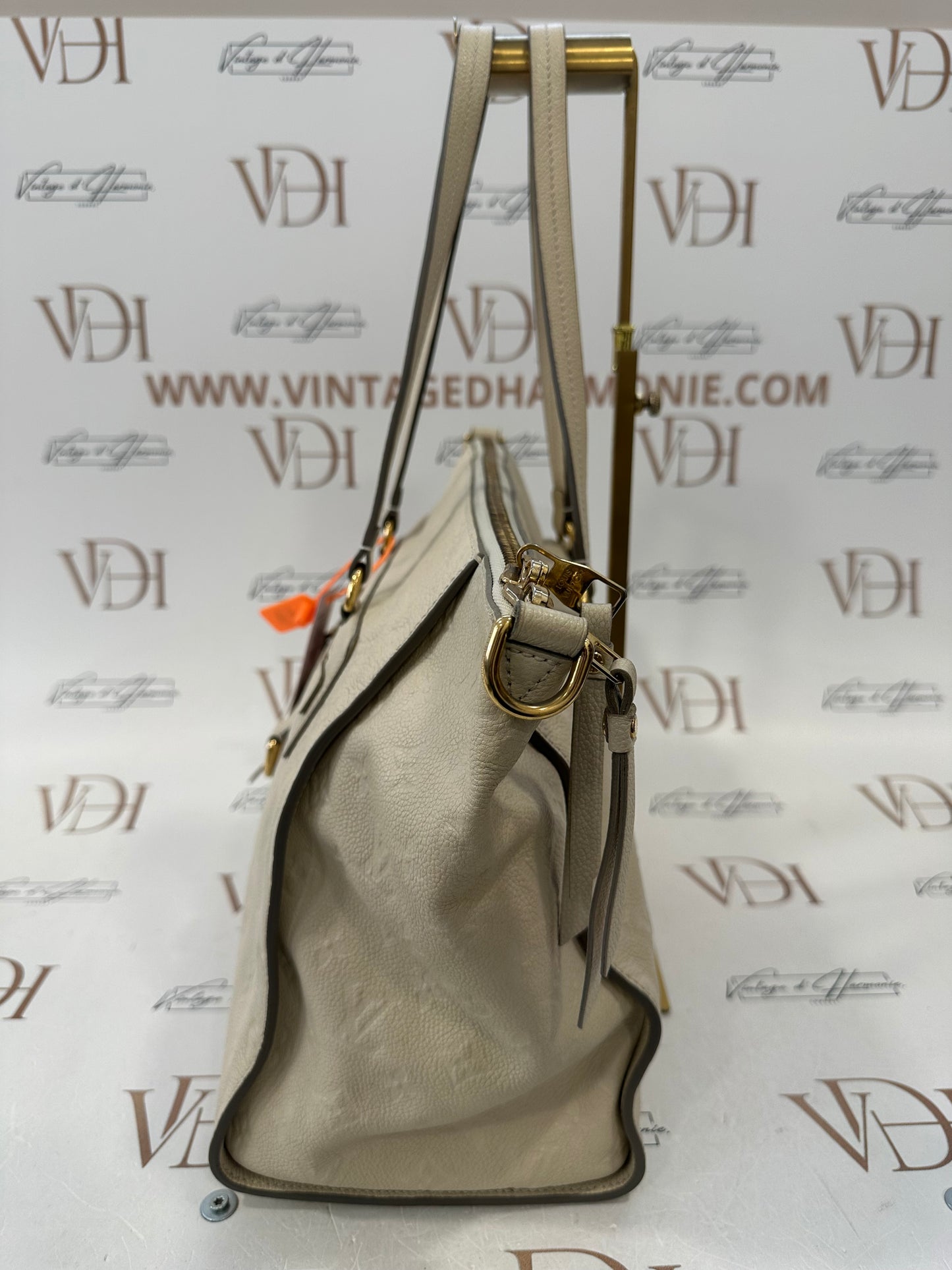 382893 - Louis Vuitton Lumineuse