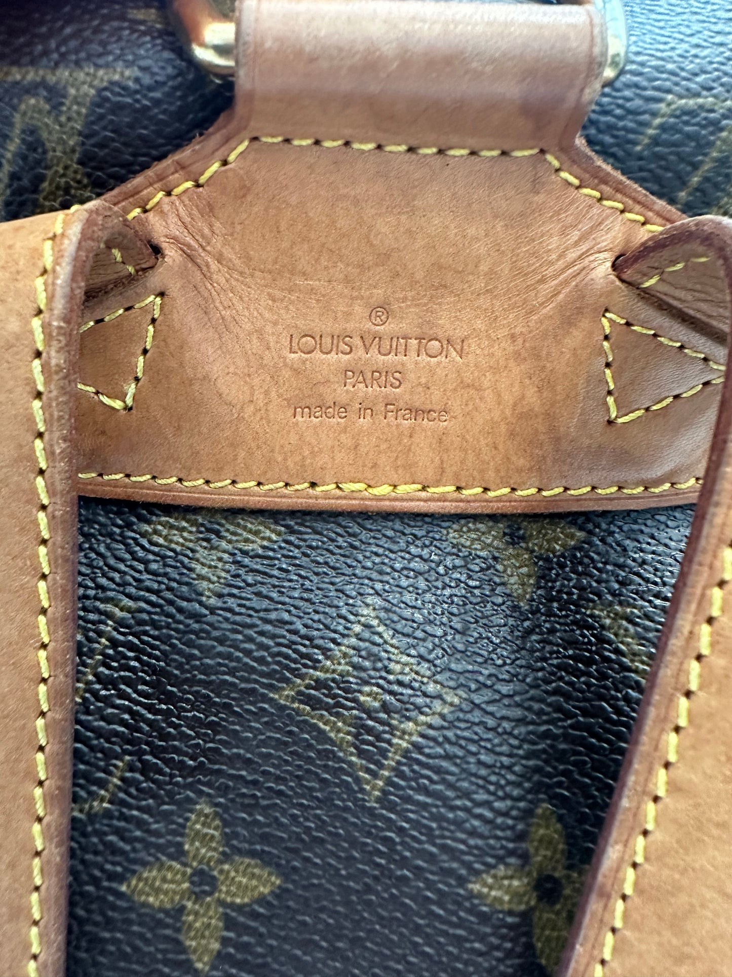 017767 - Louis Vuitton Montsouris MM