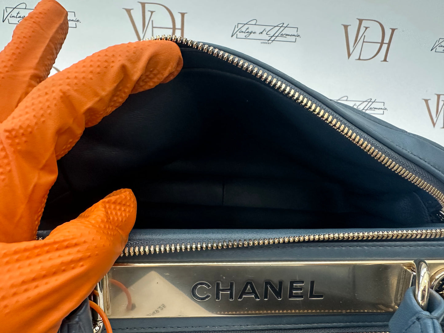 017899 - Chanel Gray Lambskin Trendy CC