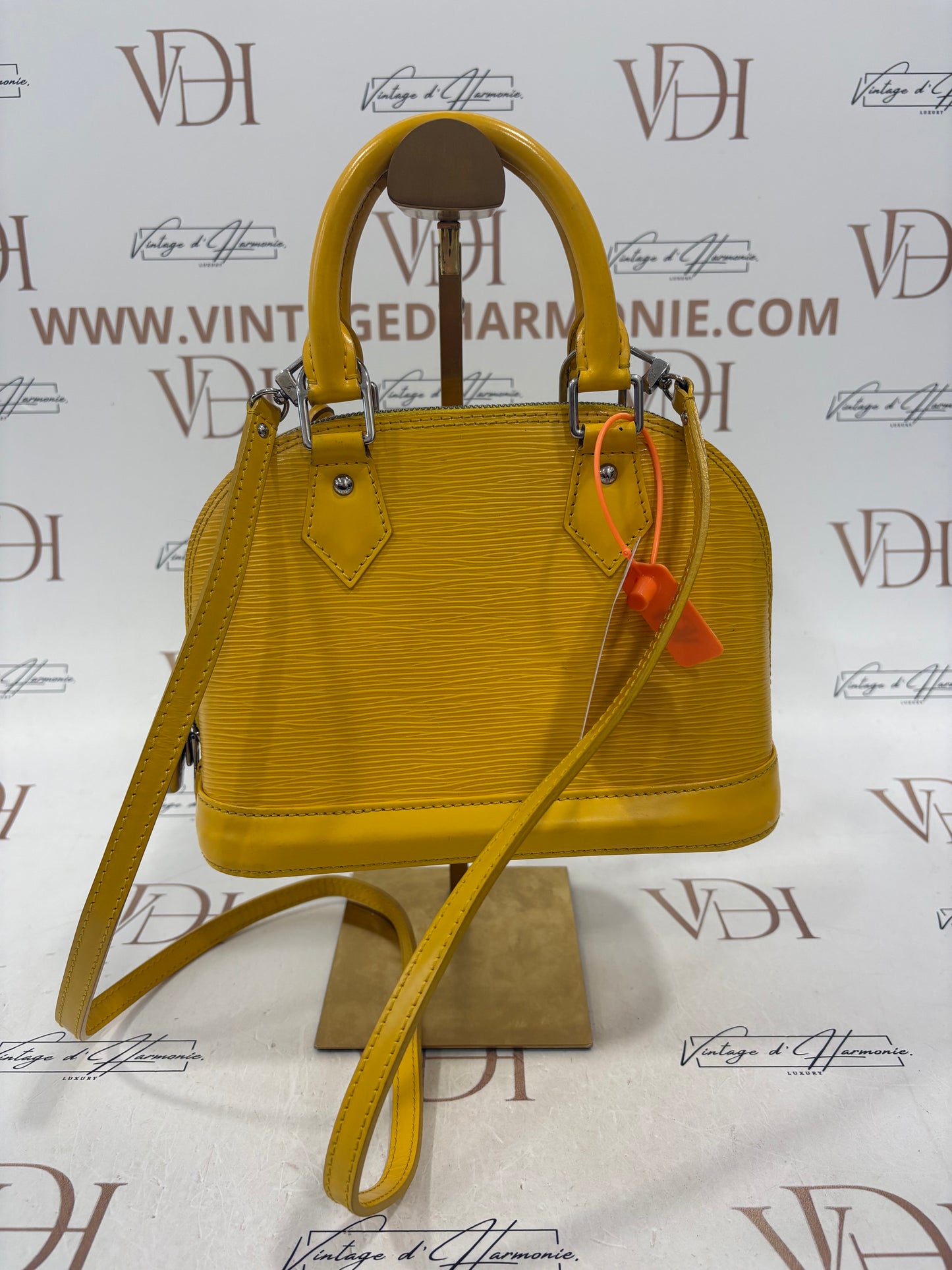 384016 - Louis Vuitton Alma BB