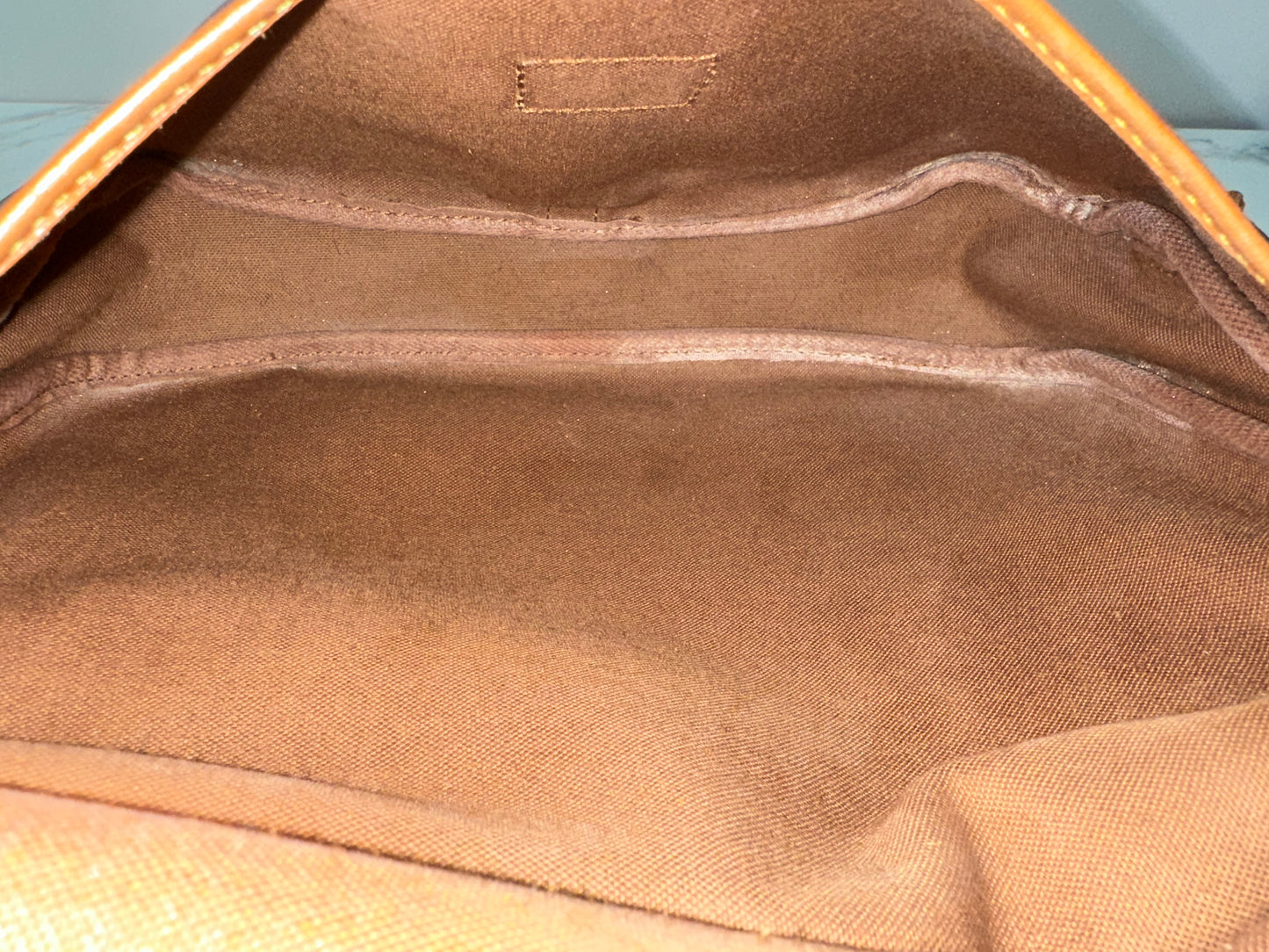 Louis Vuitton Saumur 30