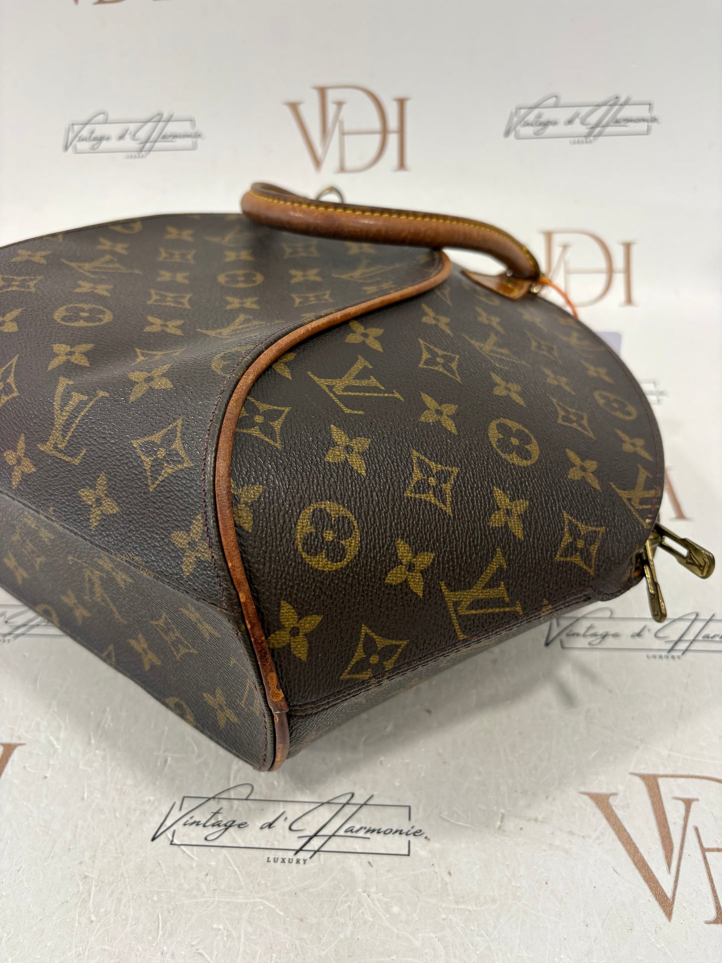 018296 - Louis Vuitton Ellipse MM
