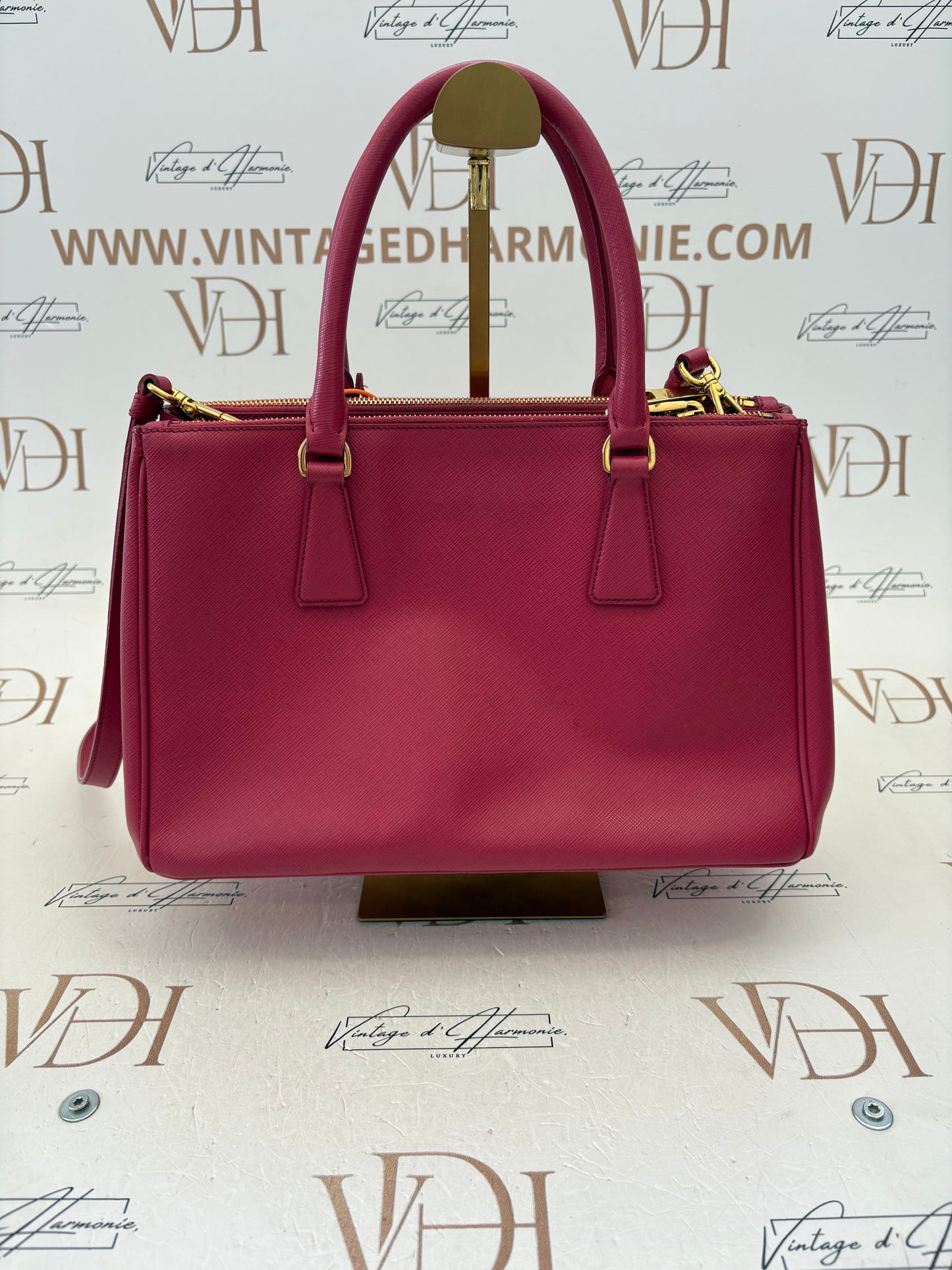 384200 - Prada Galleria
