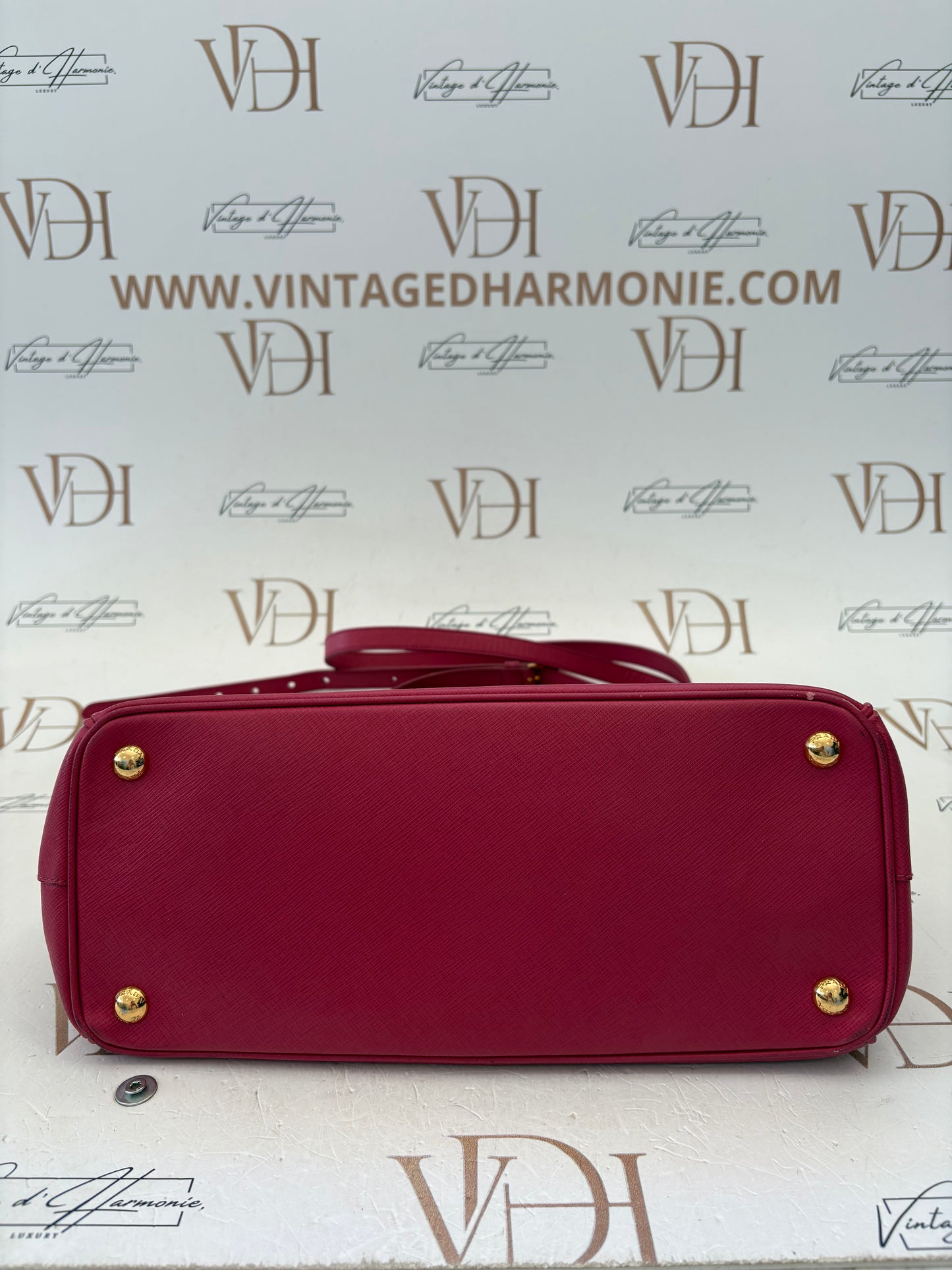 384200 - Prada Galleria