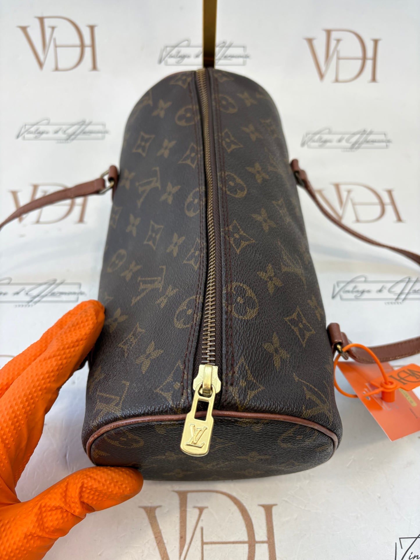 019007 - Louis Vuitton Papillon 26
