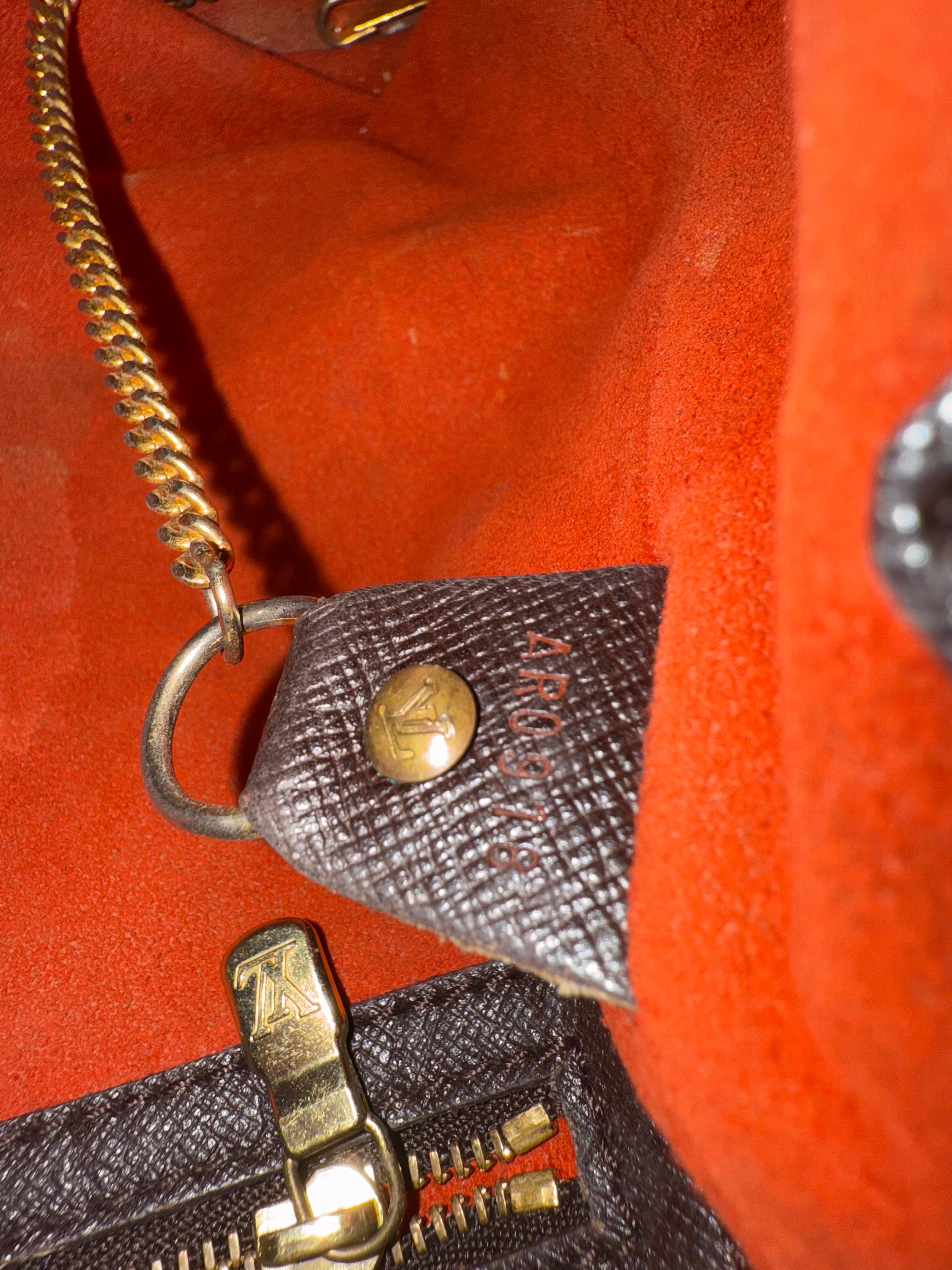 Louis Vuitton Marais