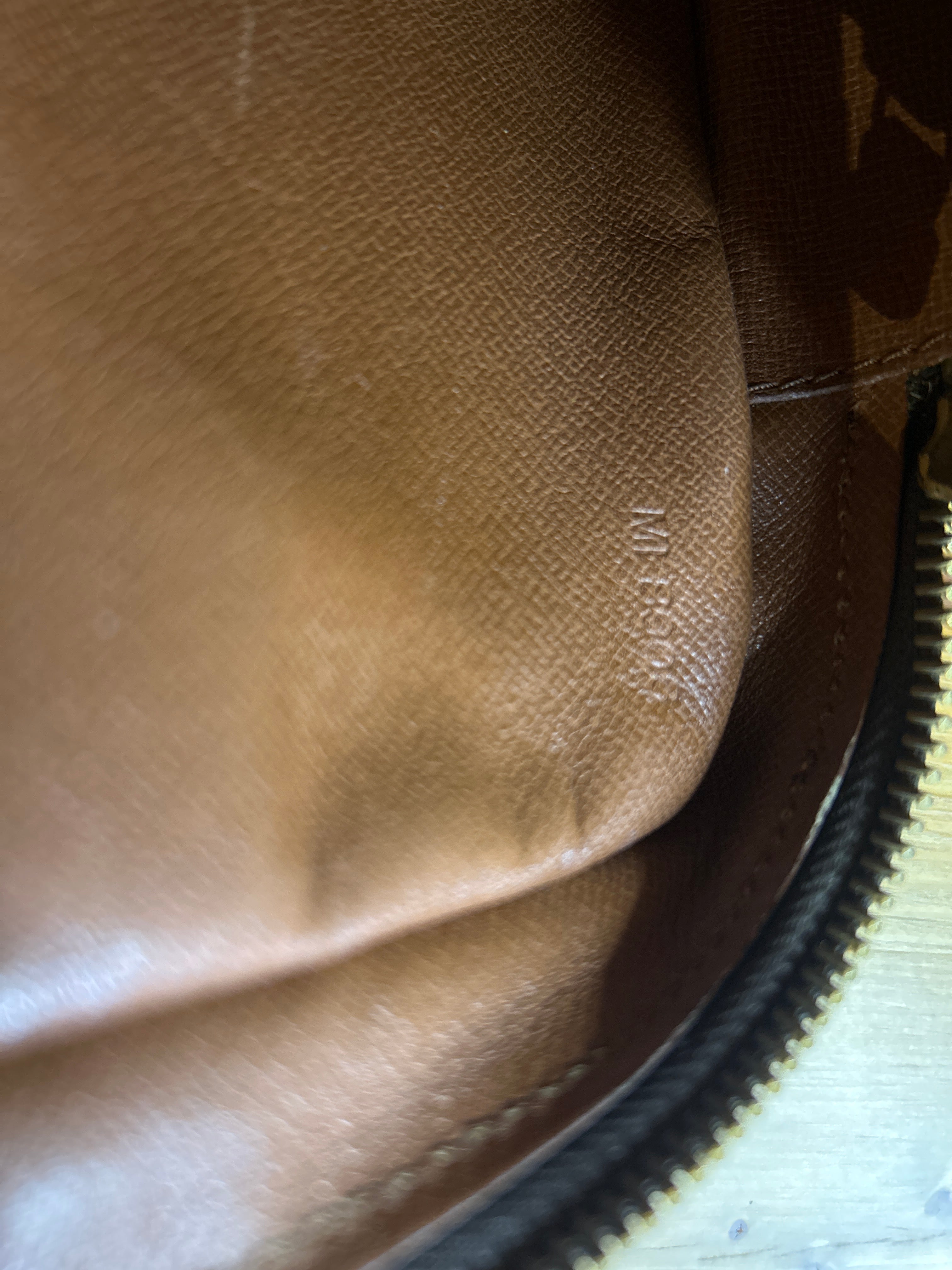 Jeune Fille Louis Vuitton