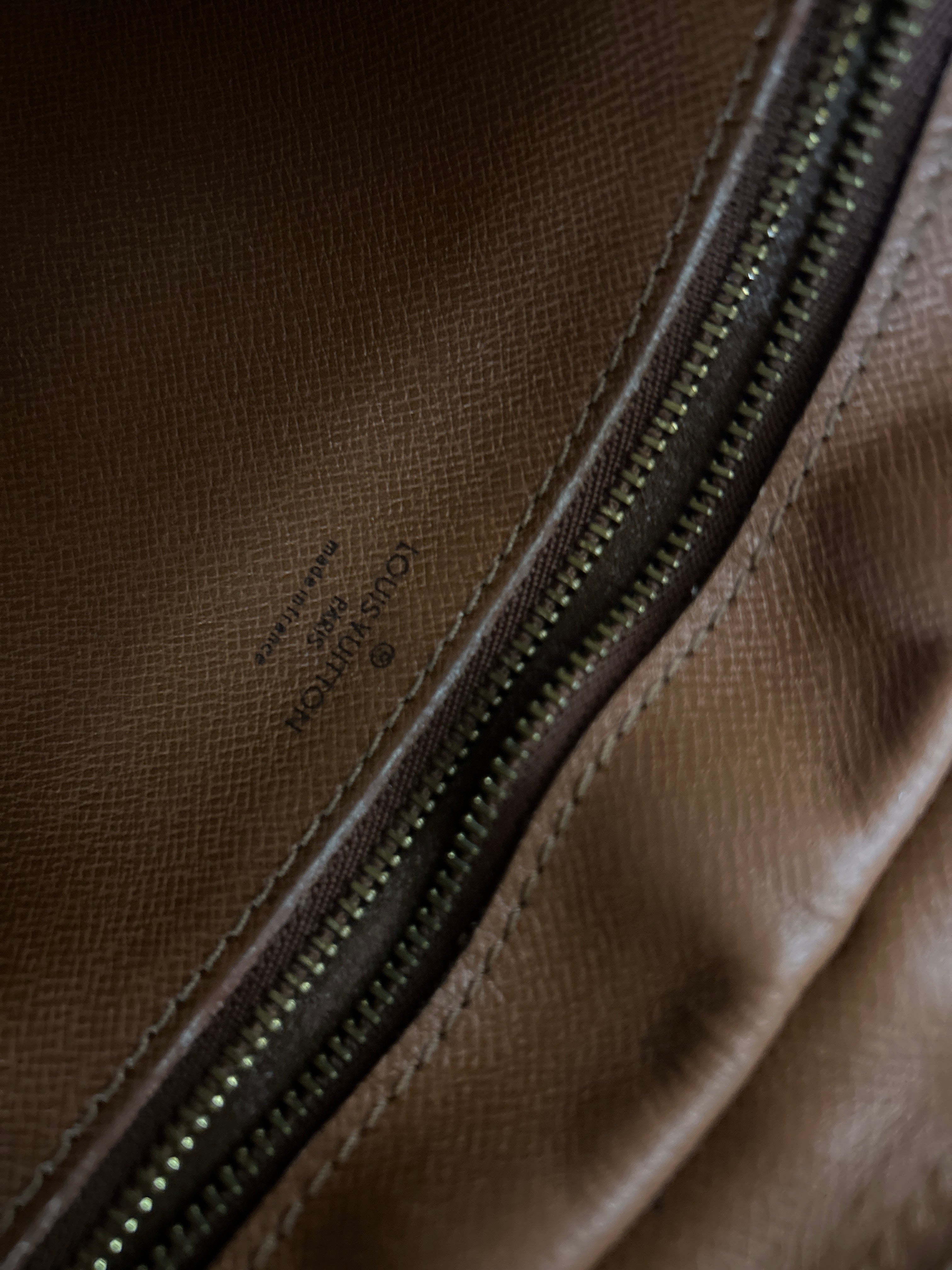 Jeune Fille Louis Vuitton