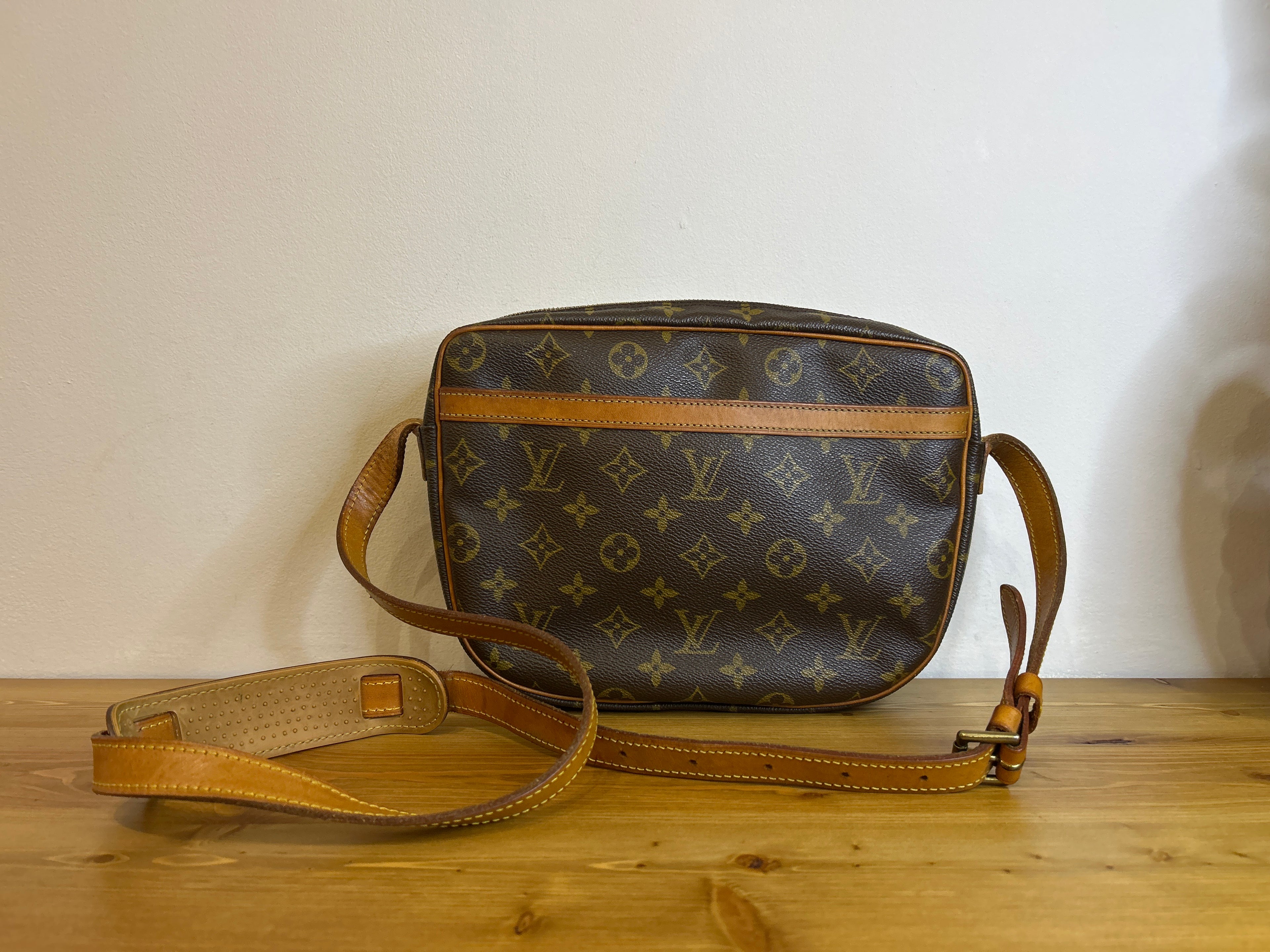 Jeune Fille Louis Vuitton