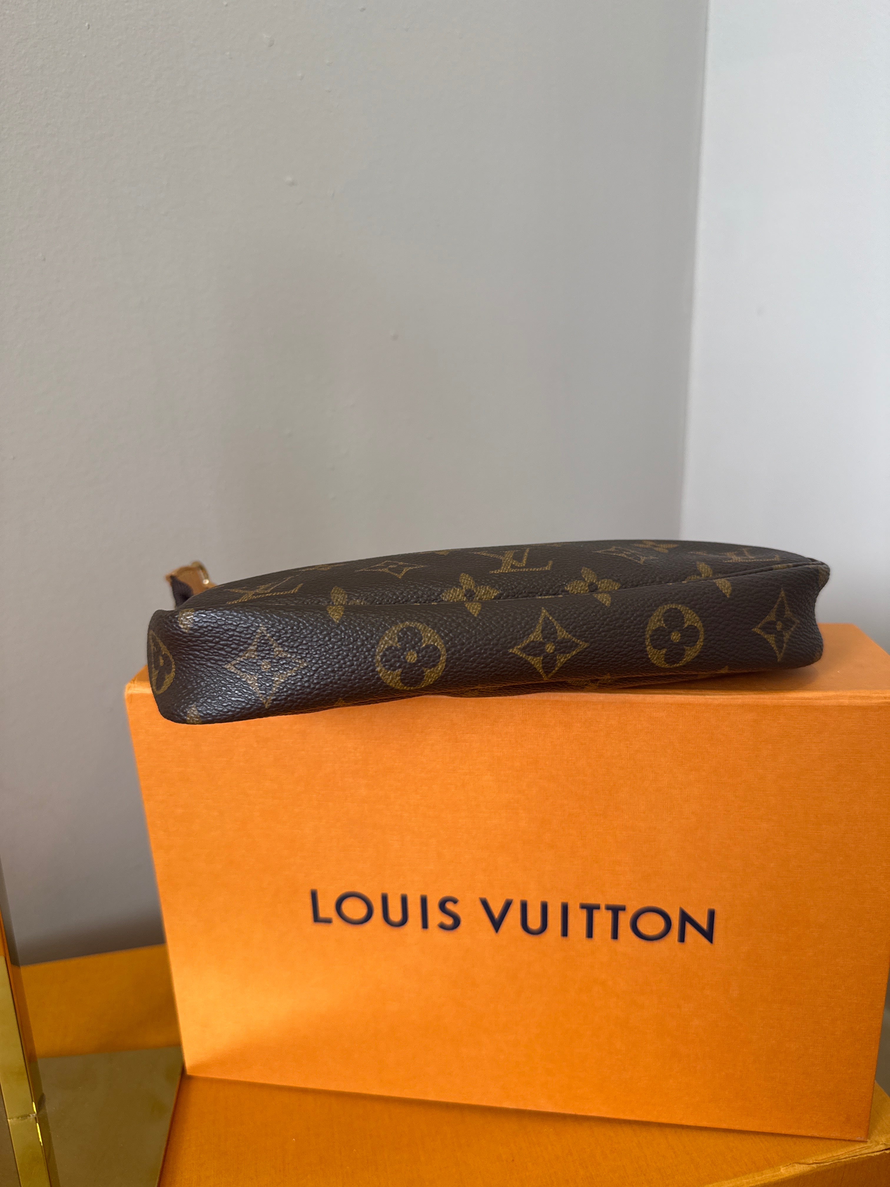 Louis Vuitton Pochette