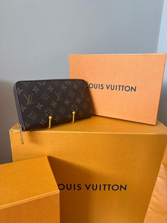 Louis Vuitton Zippy Wallet