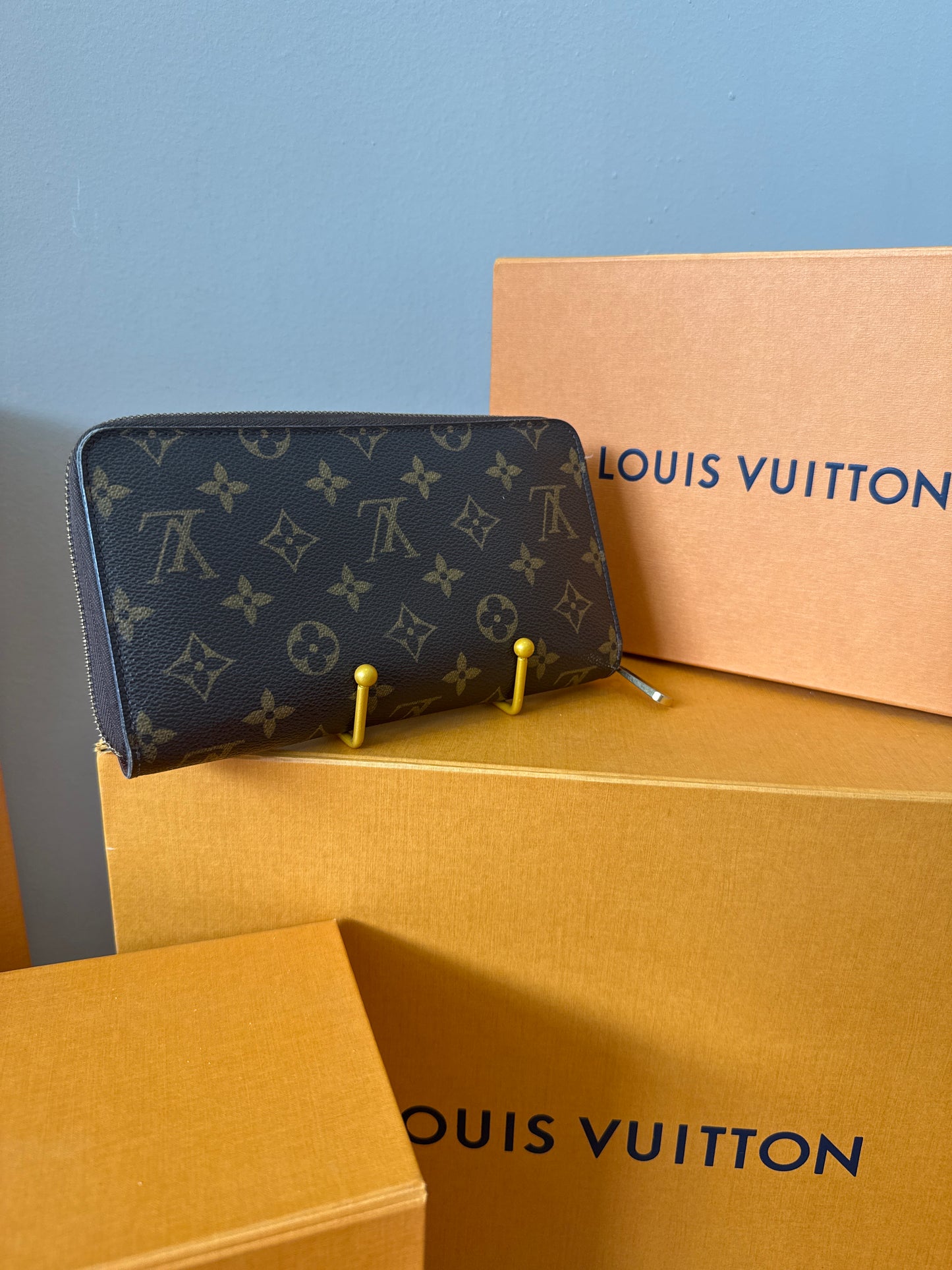 Louis Vuitton Zippy Wallet