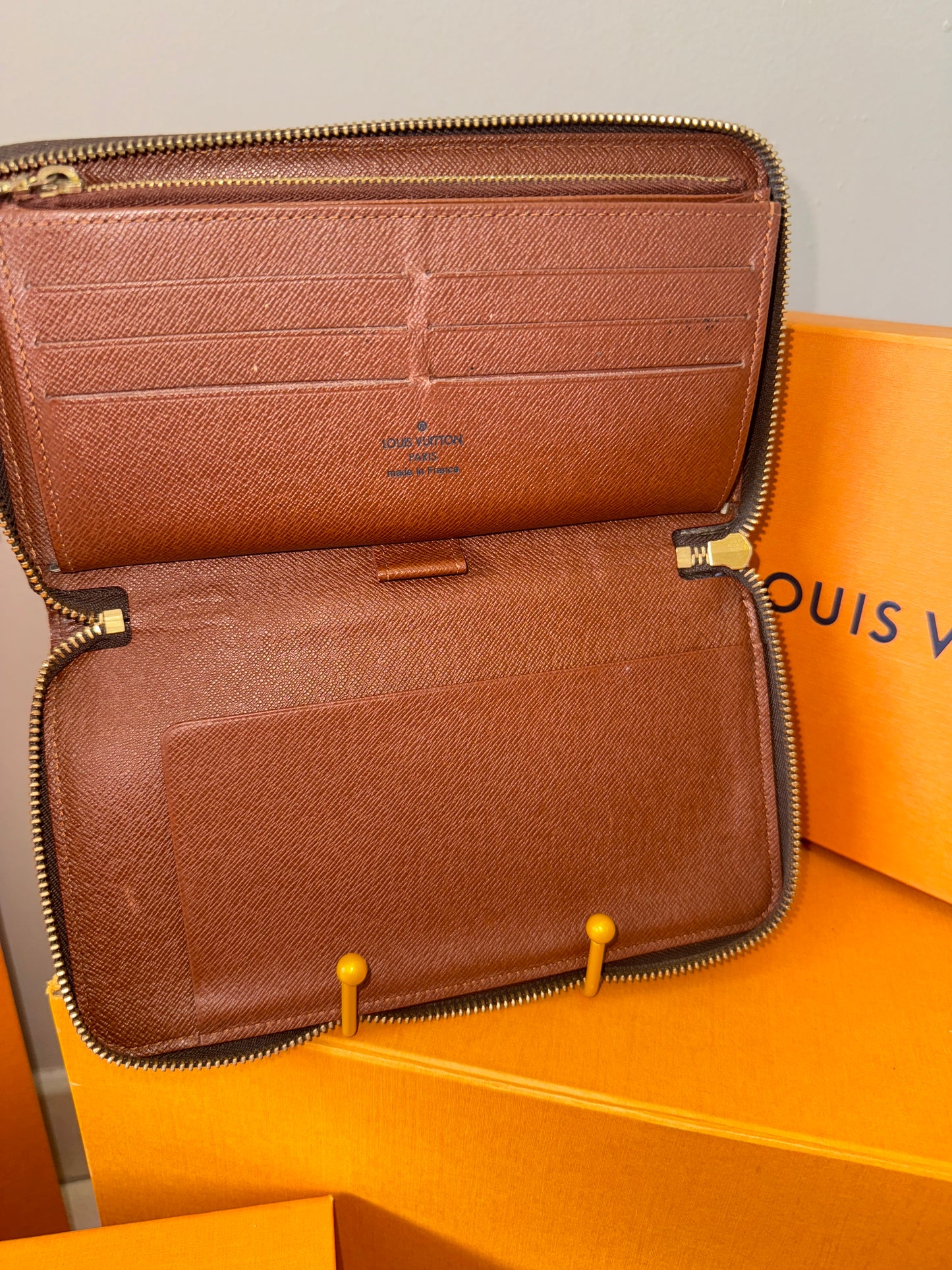 Louis Vuitton Zippy Wallet