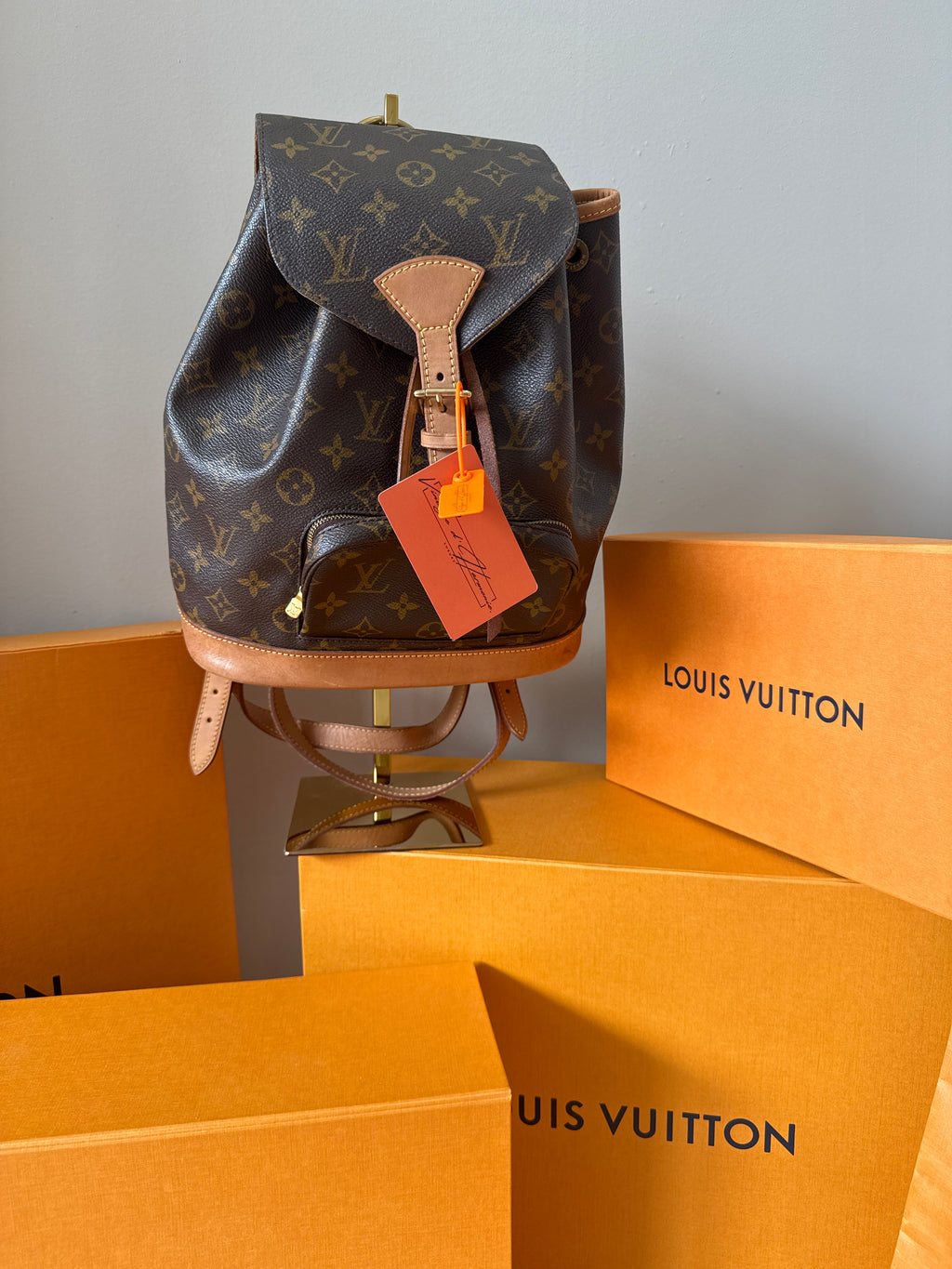 Louis Vuitton Montsouris MM