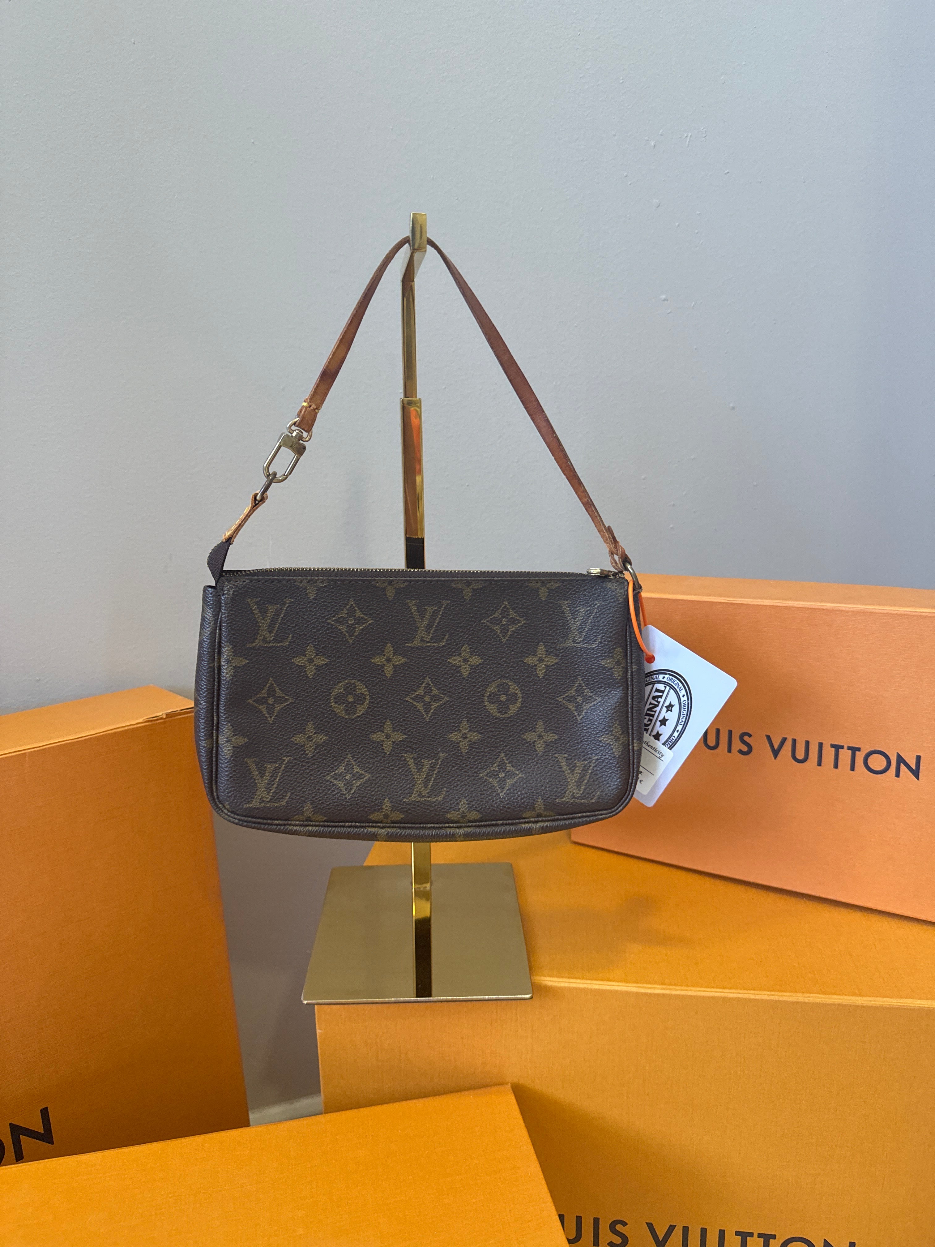 Louis Vuitton Pochette