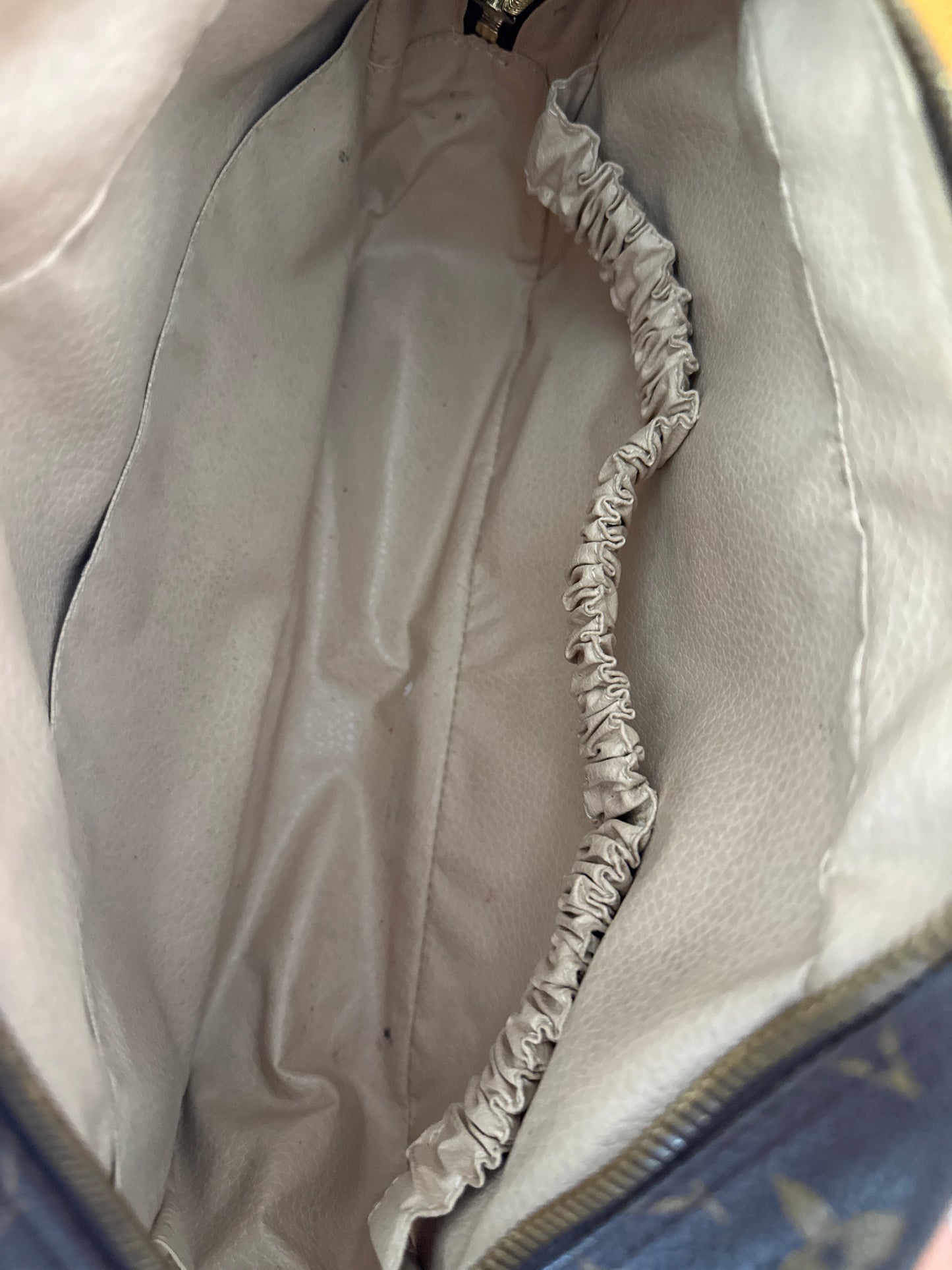 Louis Vuitton Trousse 28