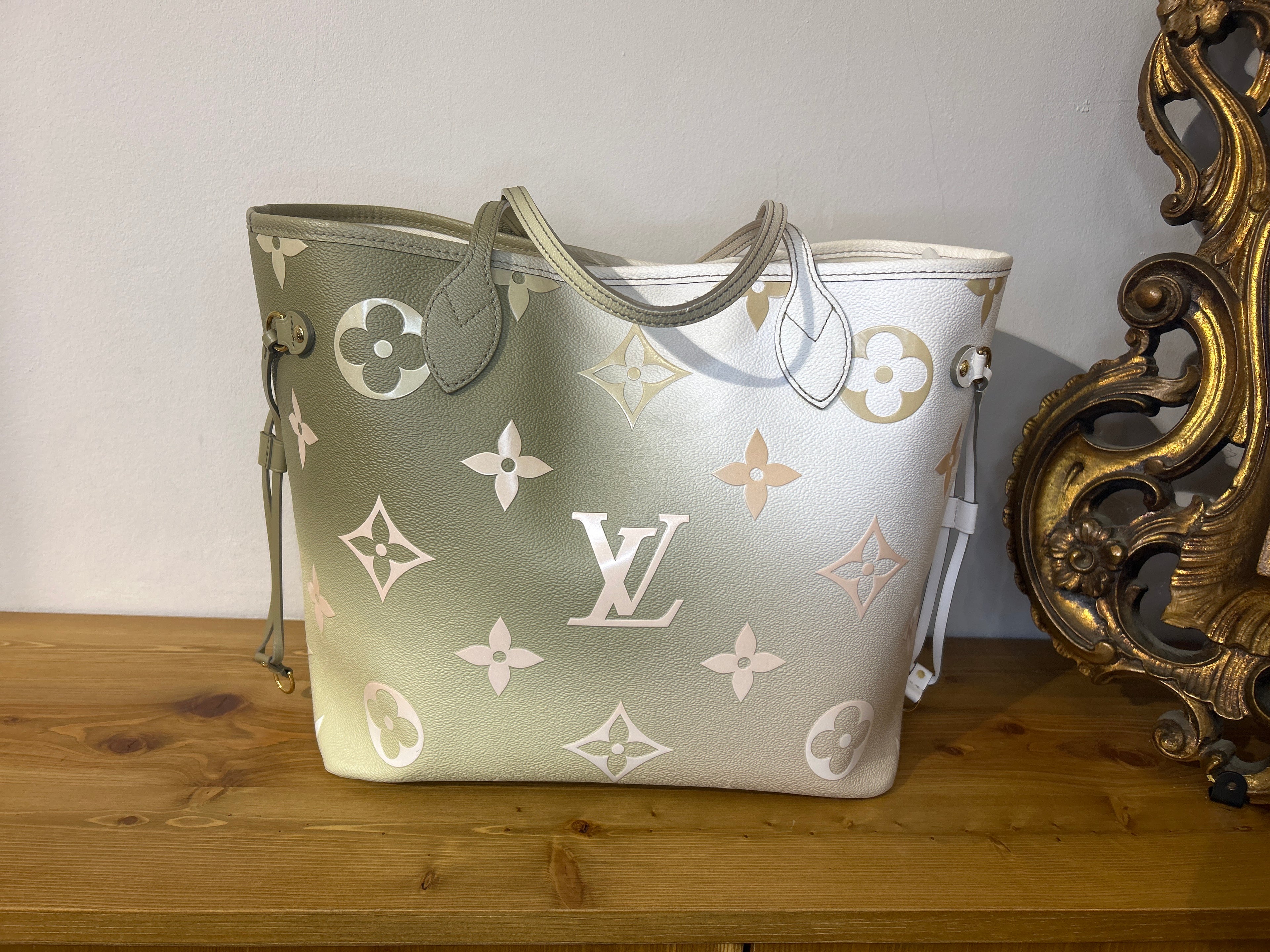 Louis Vuitton Neverfull Spring