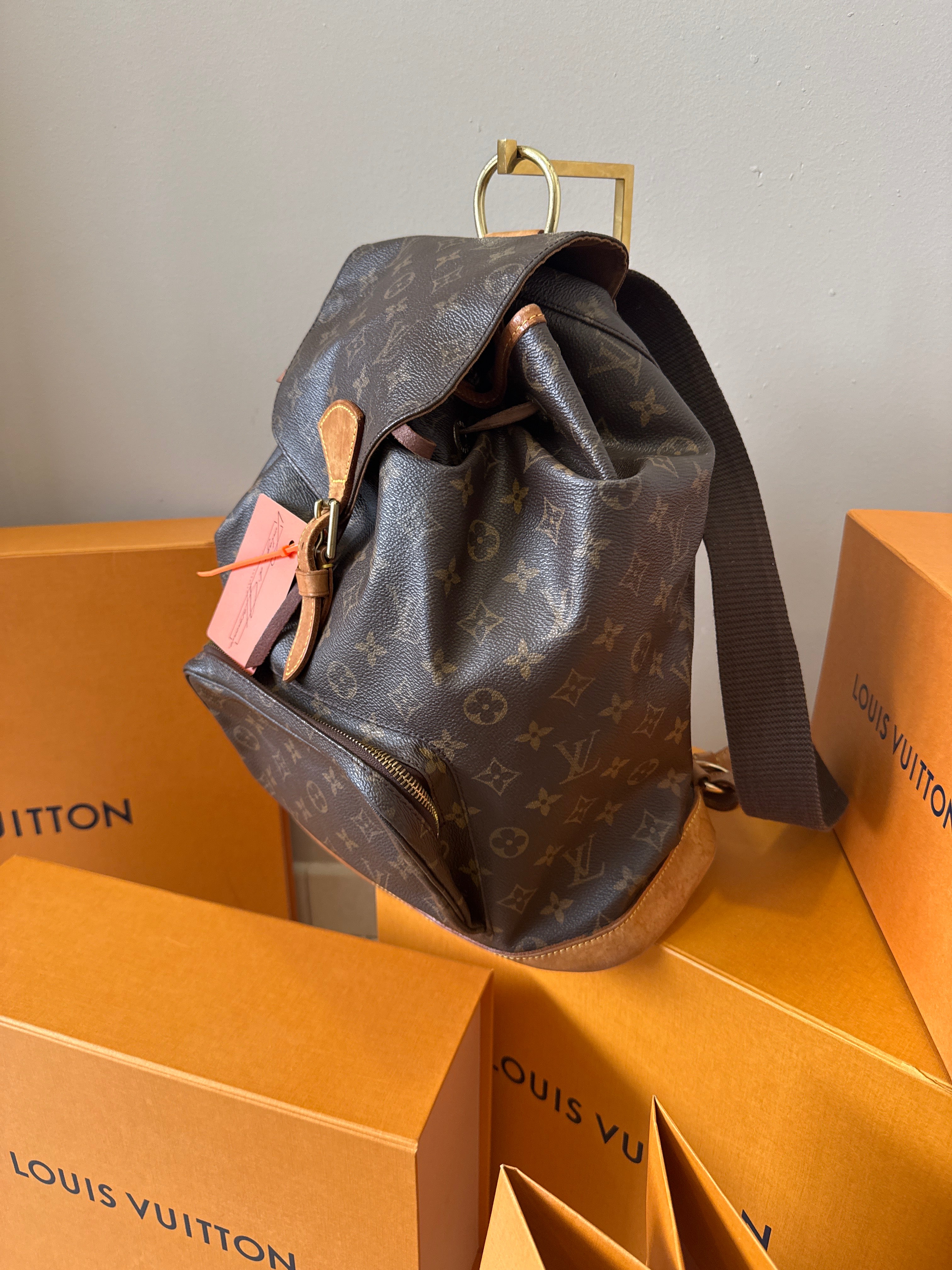 Louis Vuitton Montsouirs GM