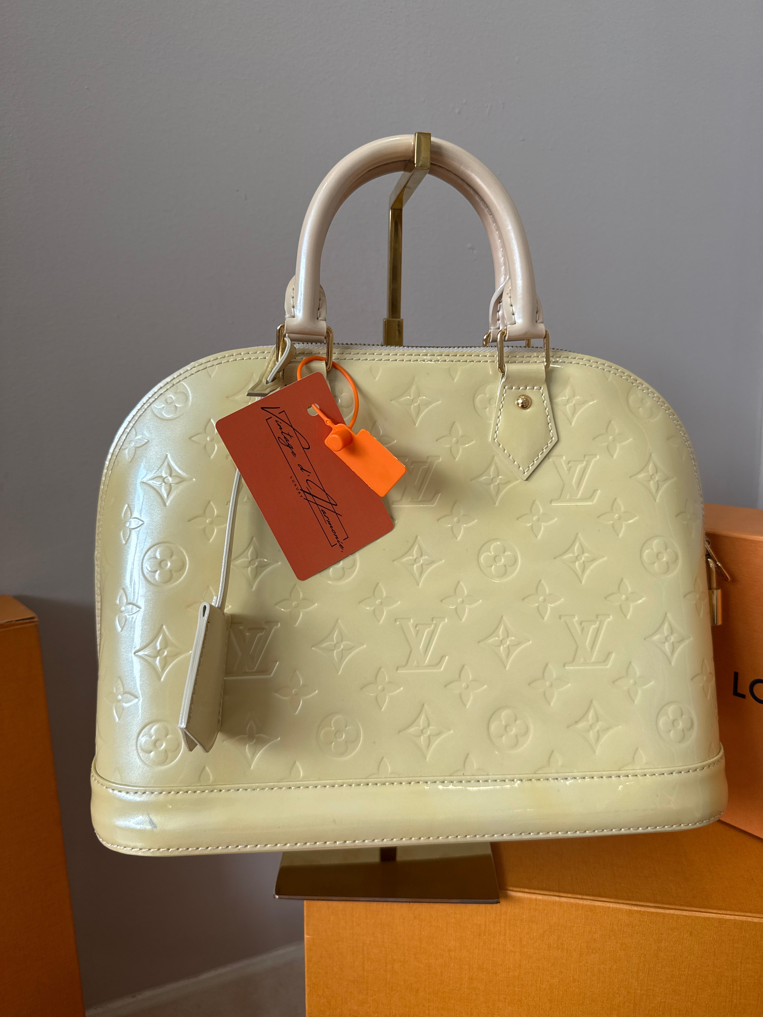 Louis Vuitton Alma PM Vernis