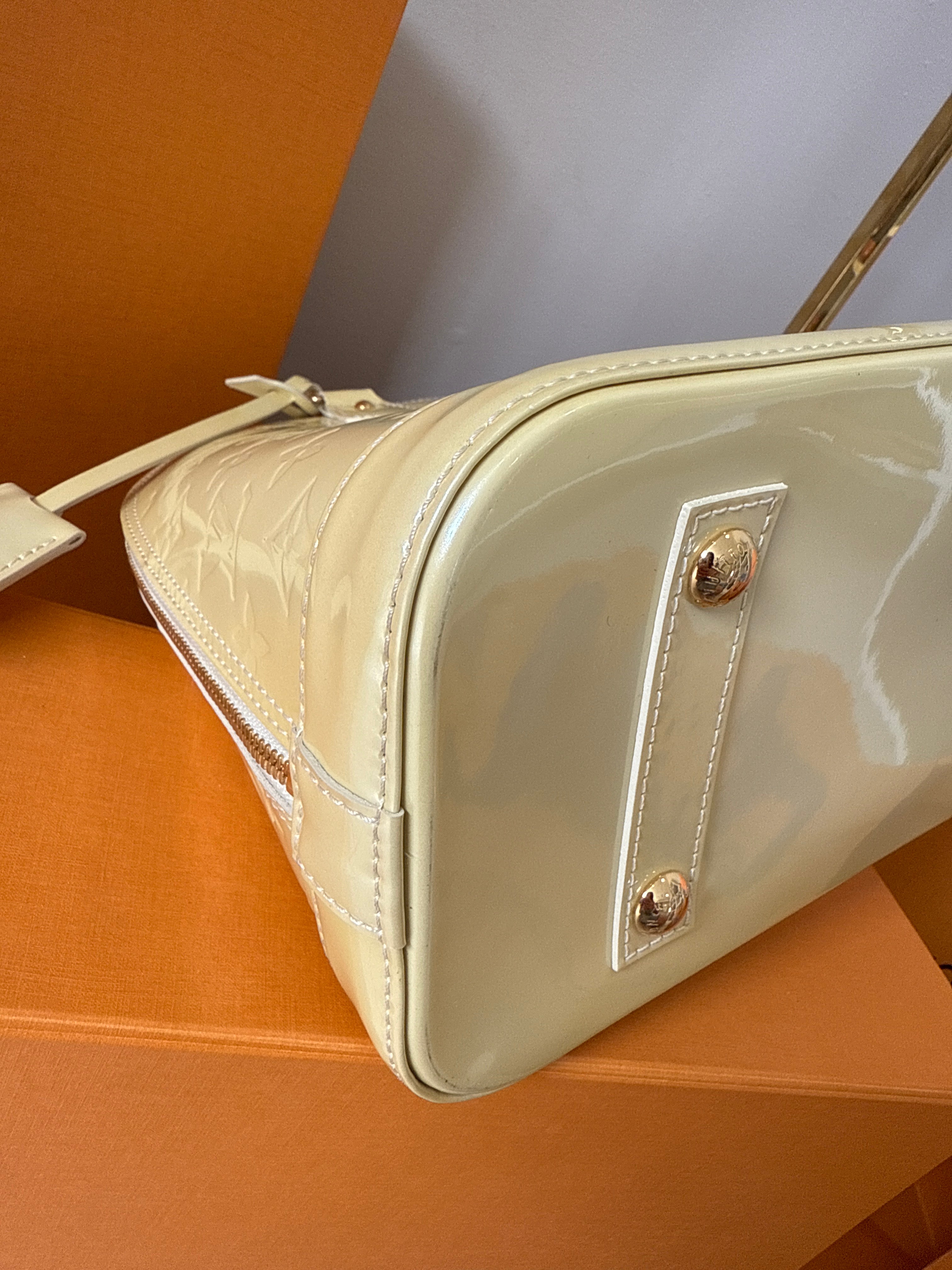Louis Vuitton Alma PM Vernis