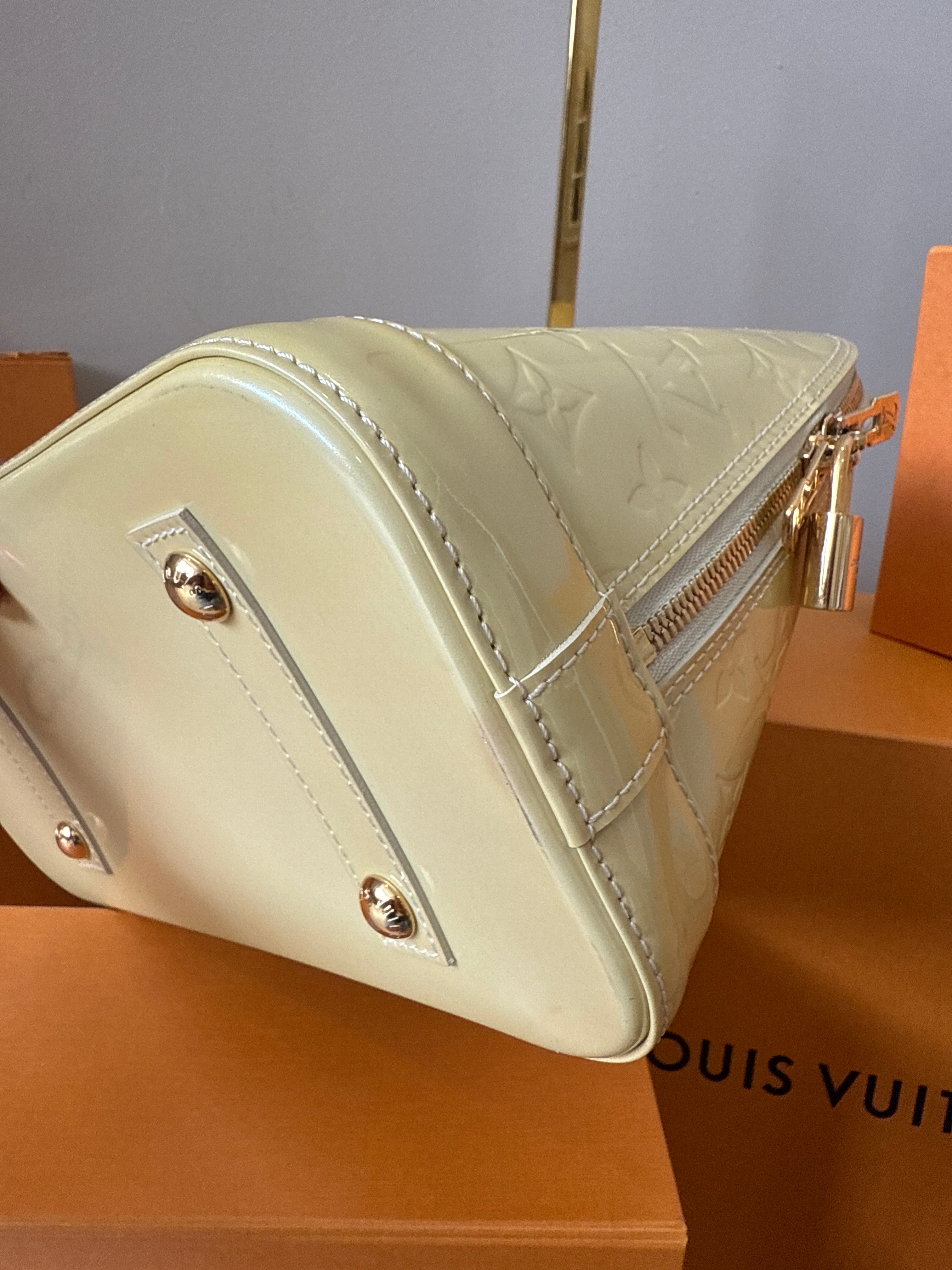 Louis Vuitton Alma PM Vernis