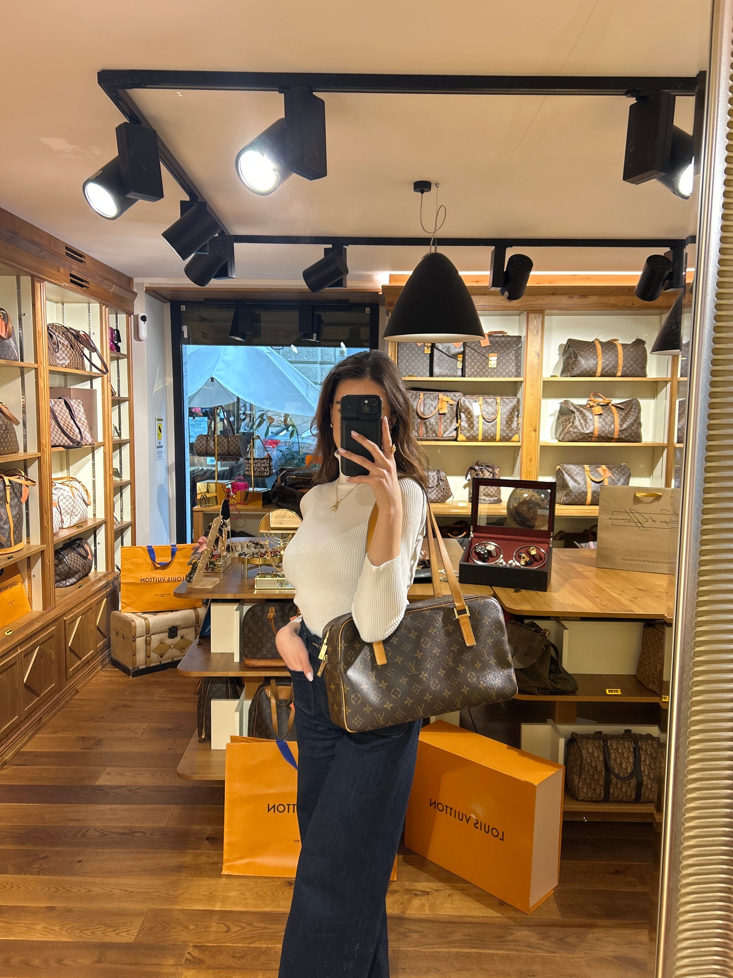 Louis Vuitton CITE