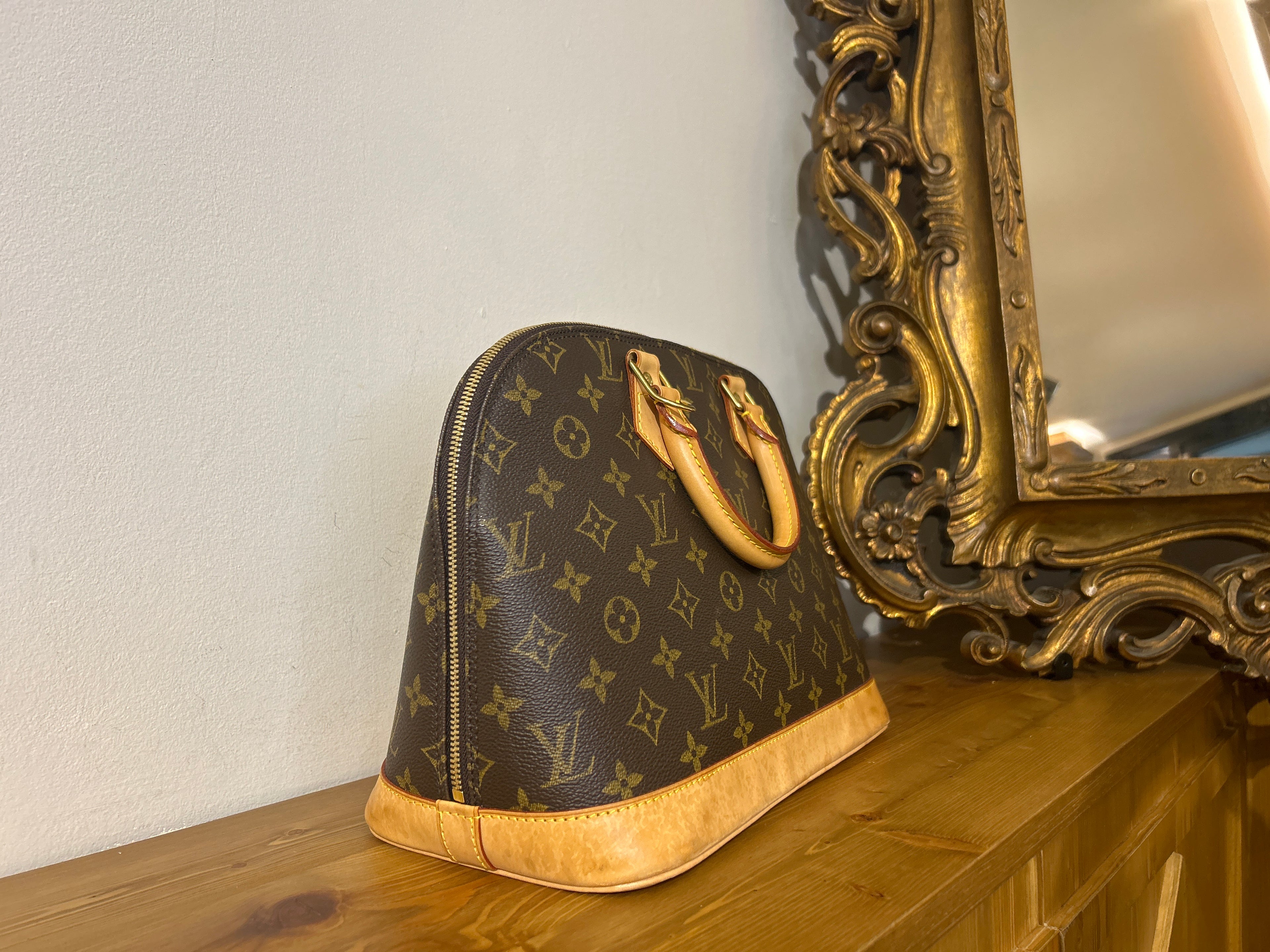 Louis Vuitton Alma