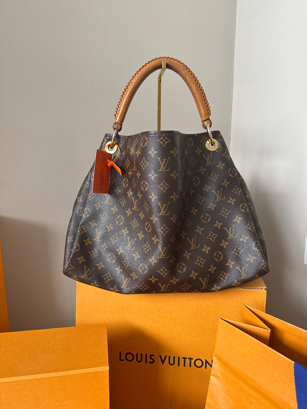 Louis Vuitton Artsy MM