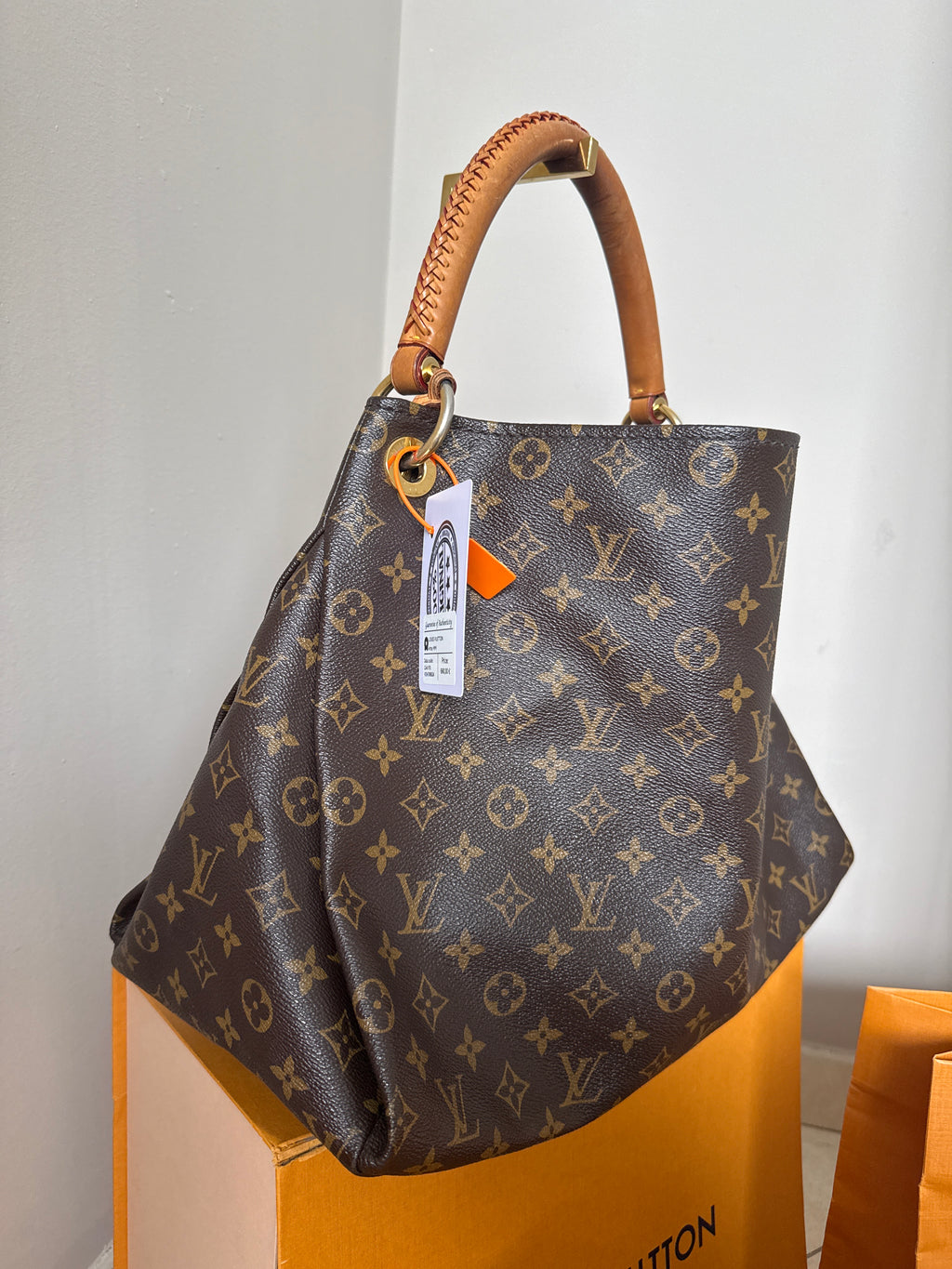 Louis Vuitton Artsy MM