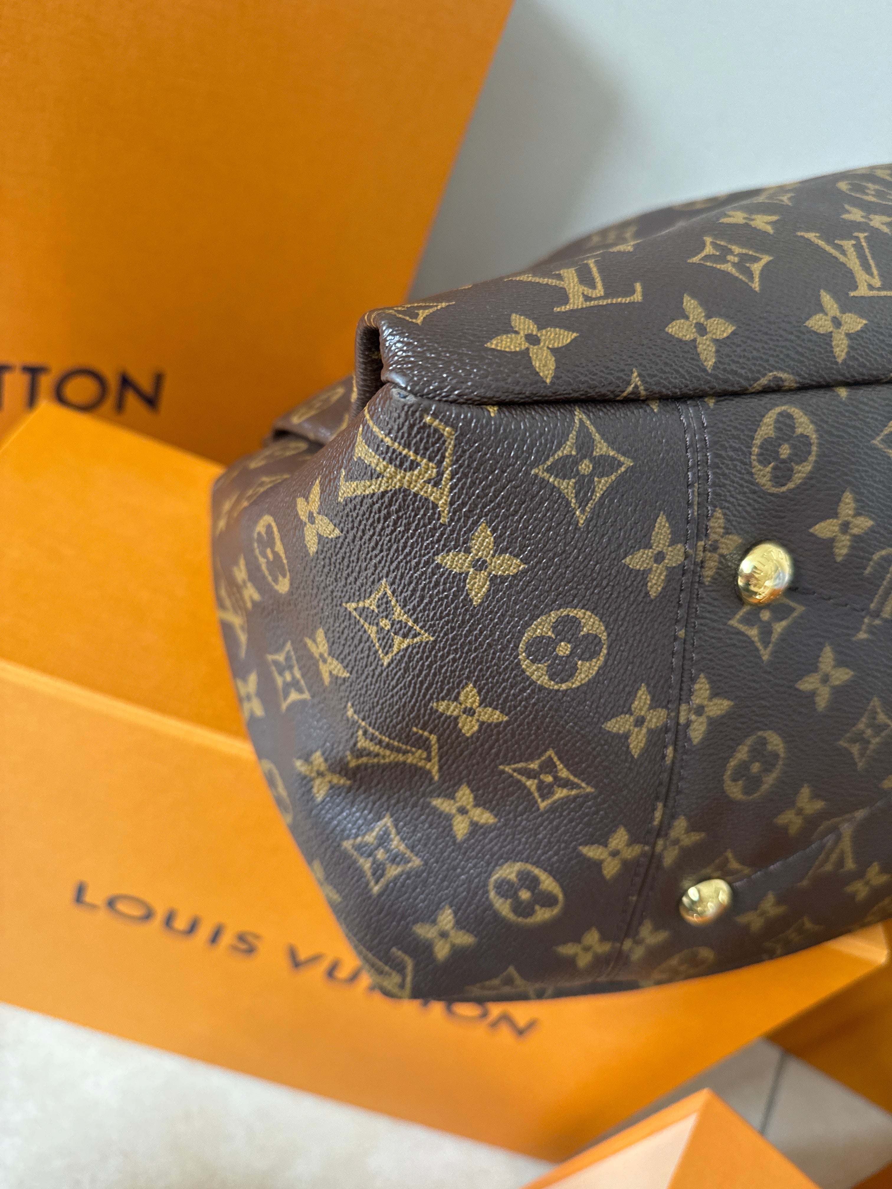 Louis Vuitton Artsy MM