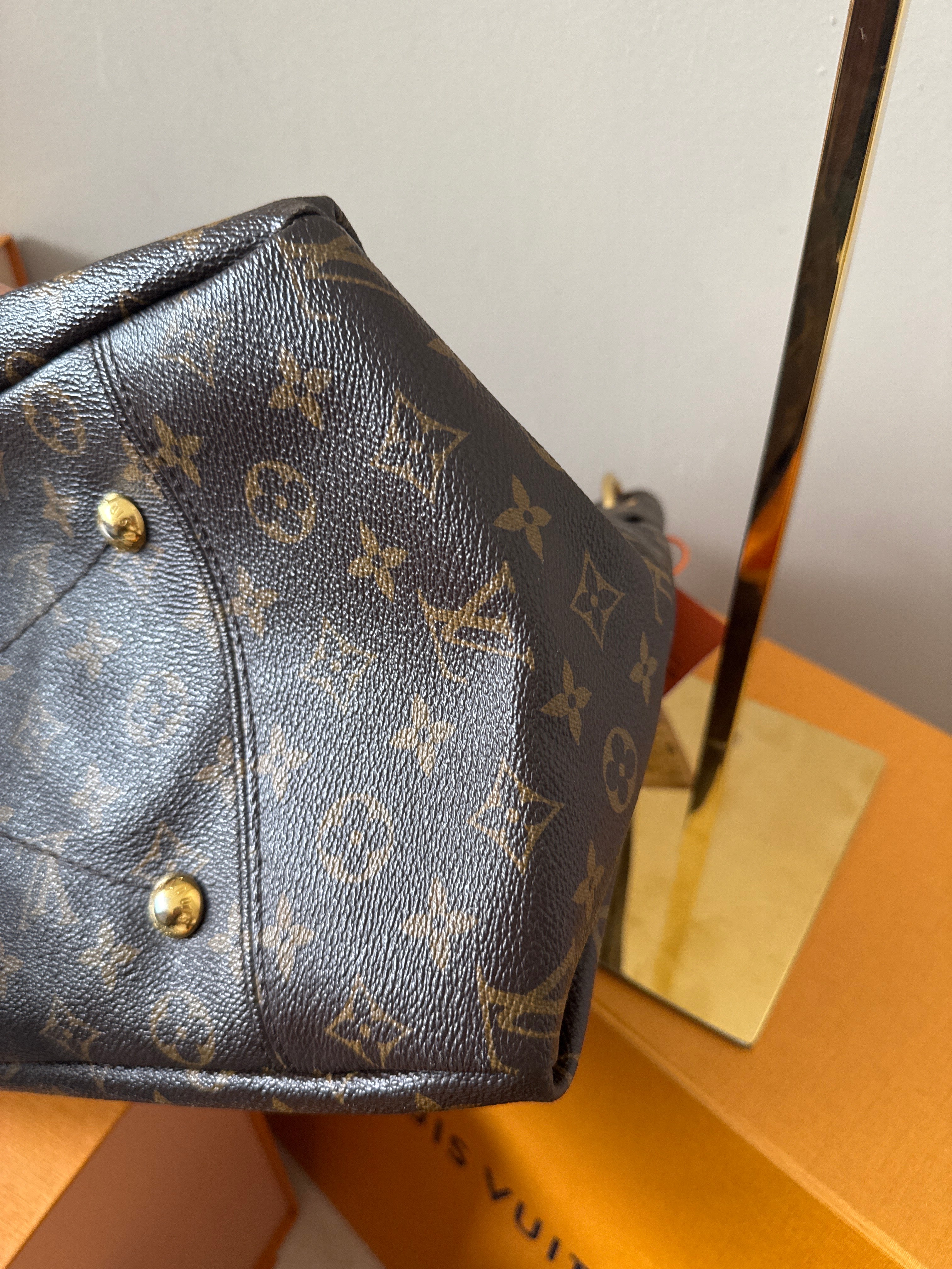 Louis Vuitton Artsy MM