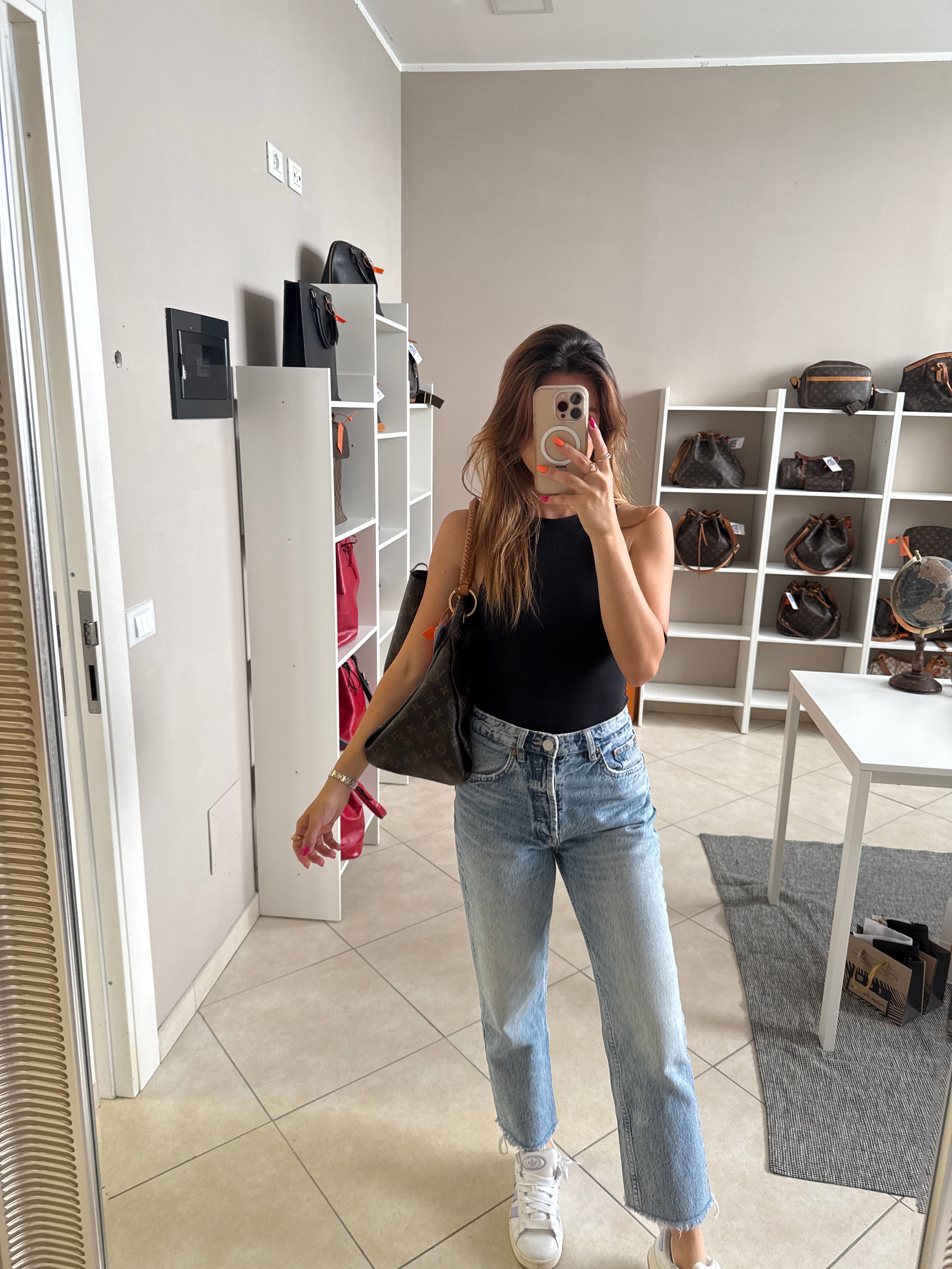 Louis Vuitton Artsy MM