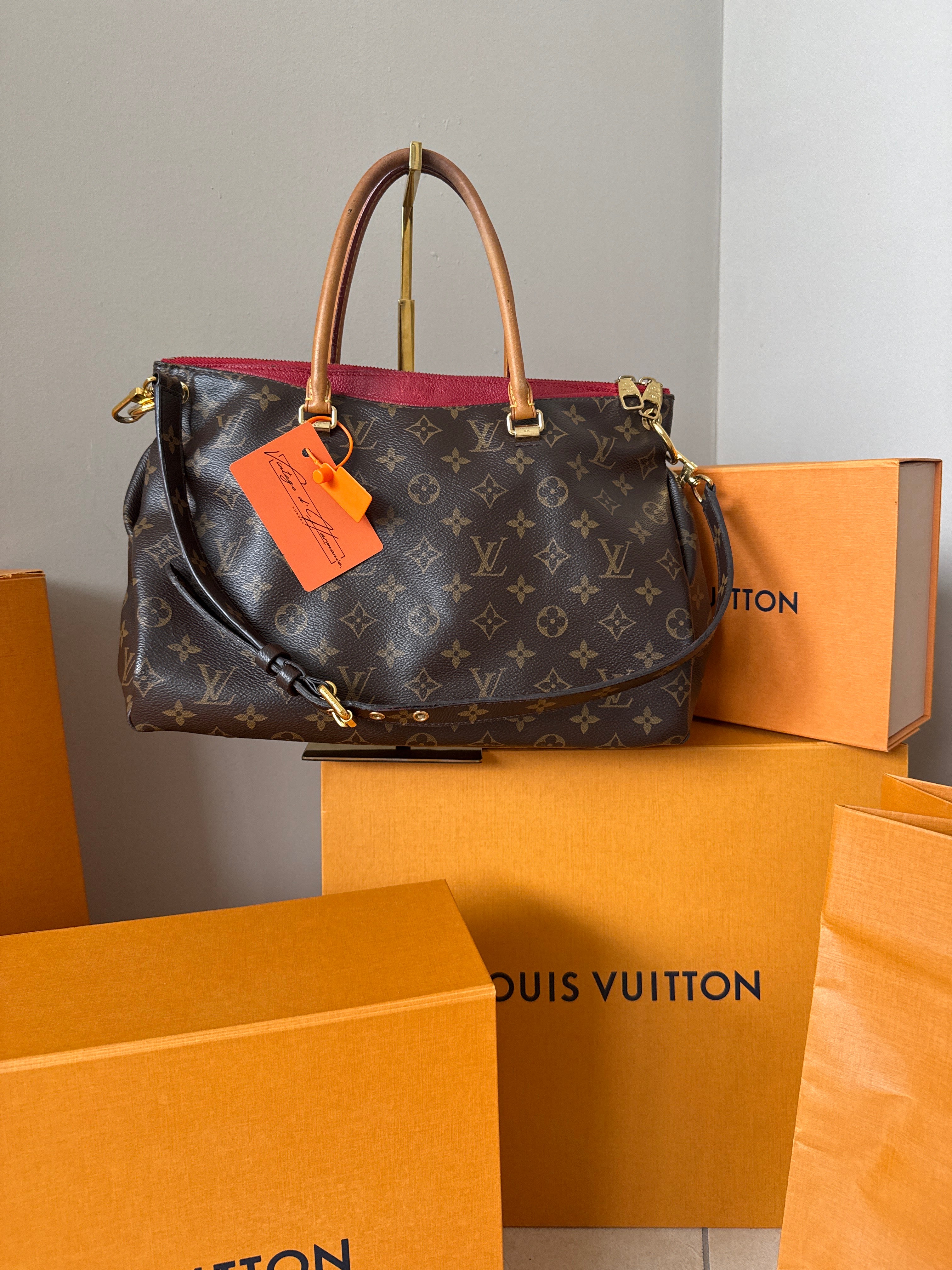 Louis Vuitton Pallas MM