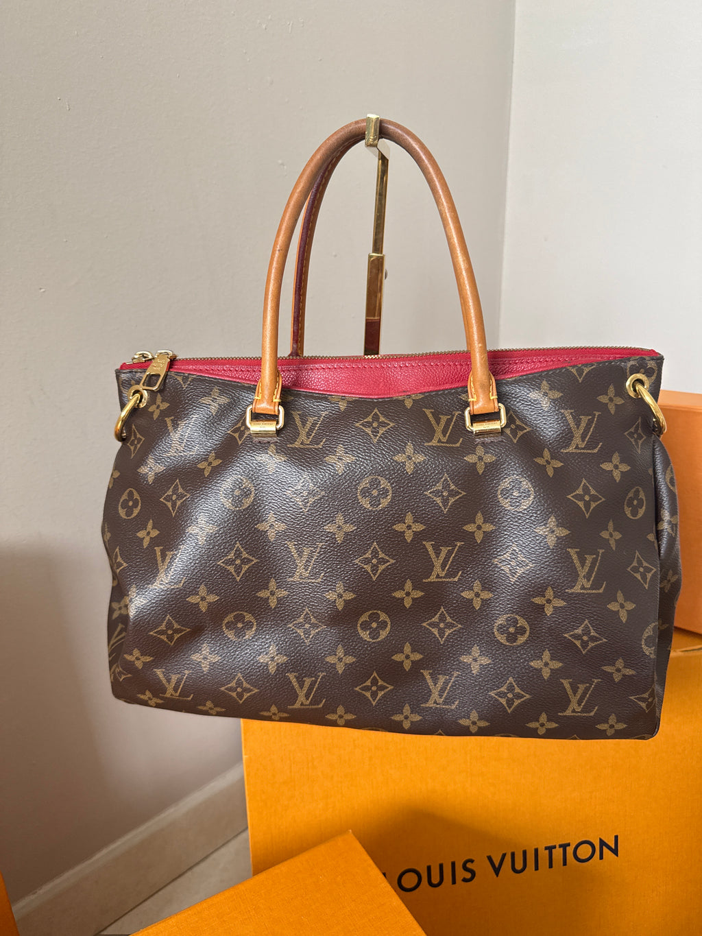 Louis Vuitton Pallas MM