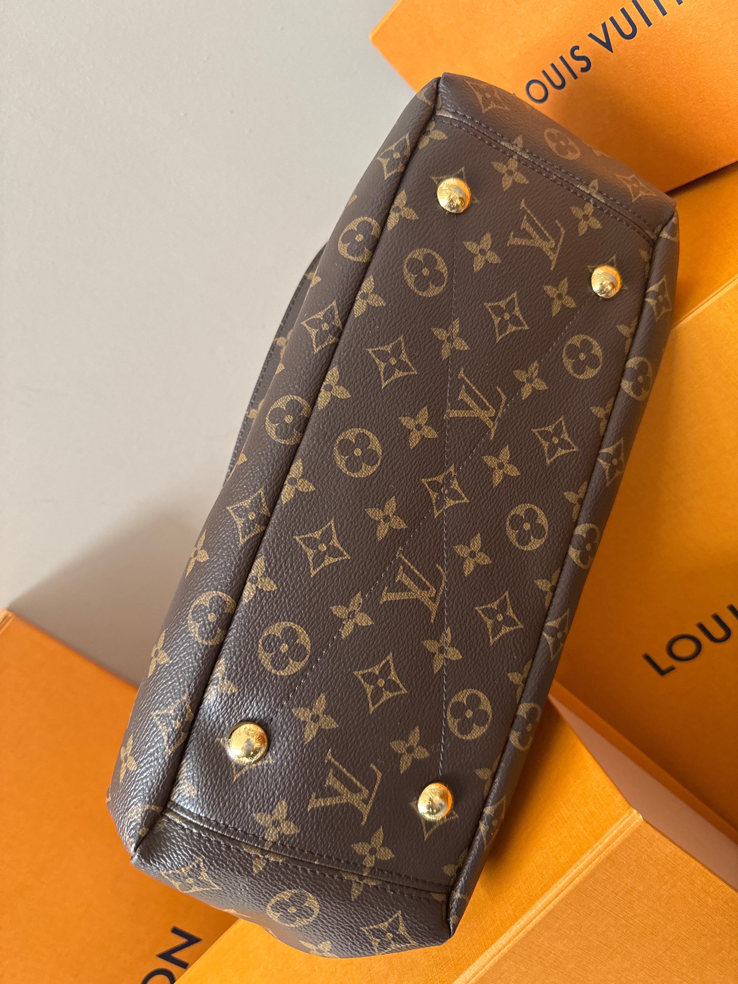 Louis Vuitton Pallas MM