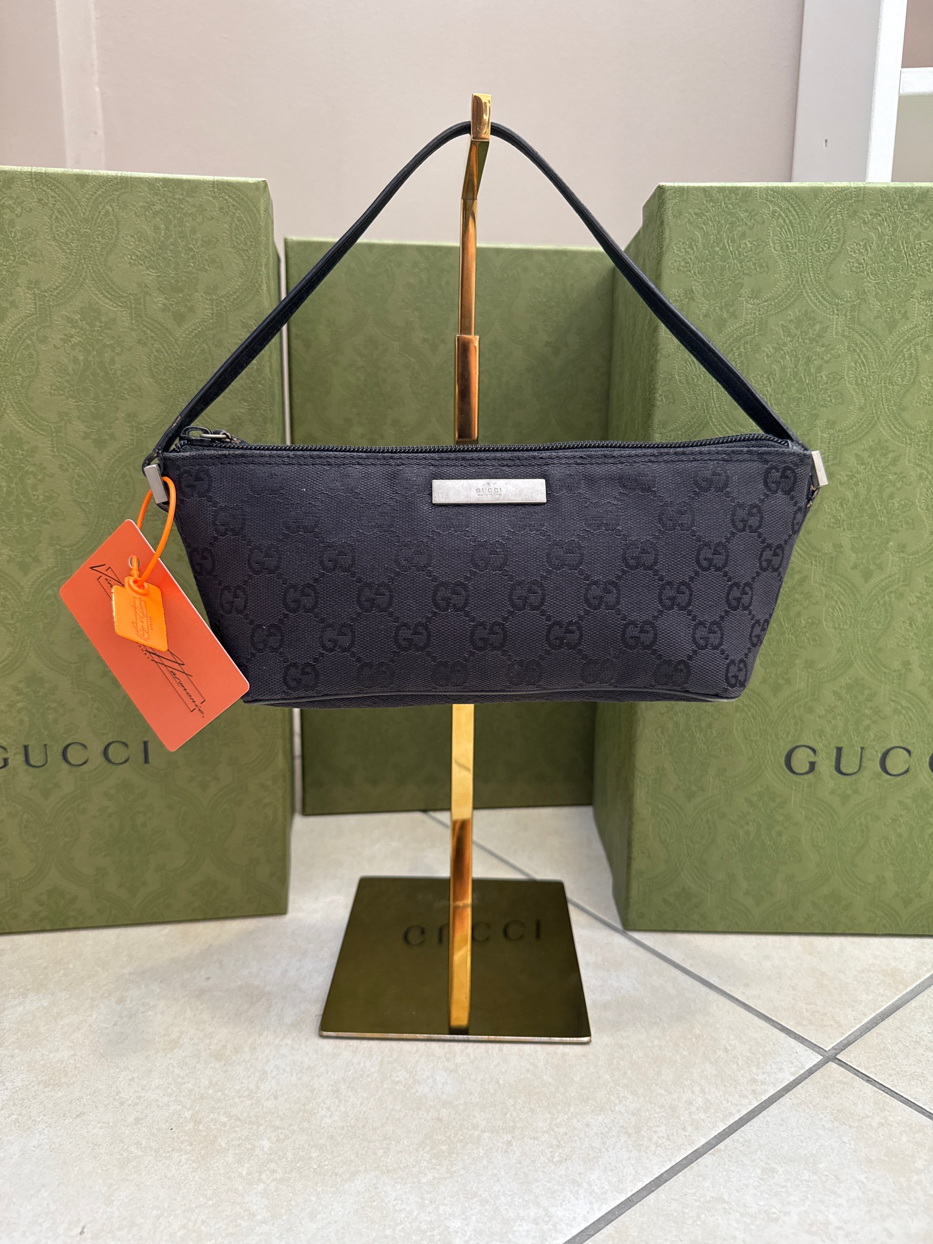 GUCCI Pouch Black