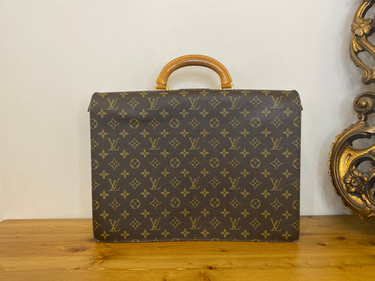 Serviette Fermoir Louis Vuitton