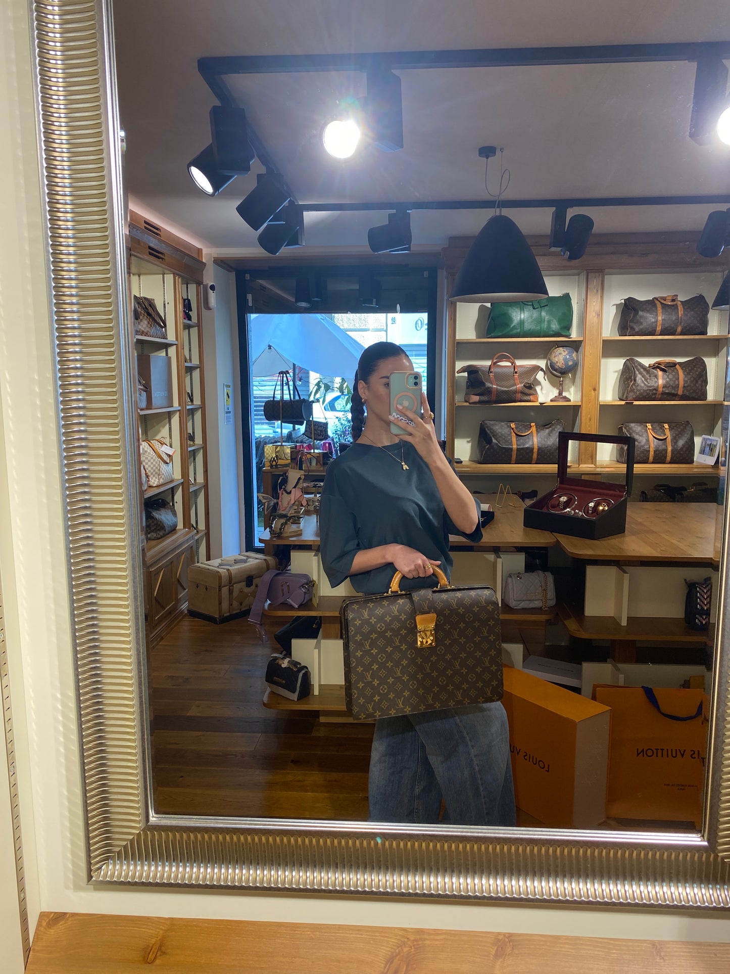 Serviette Fermoir Louis Vuitton