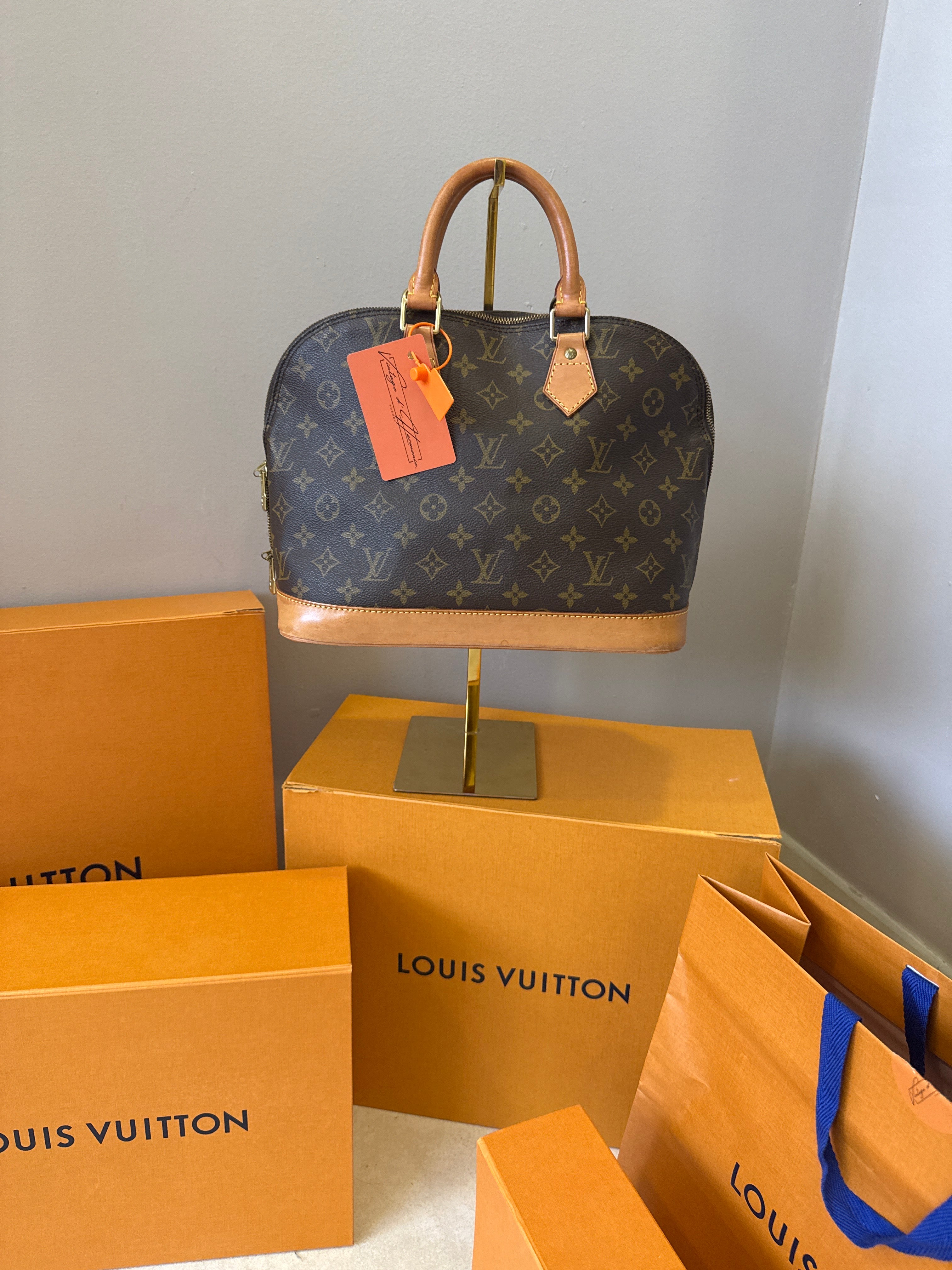Louis Vuitton Alma