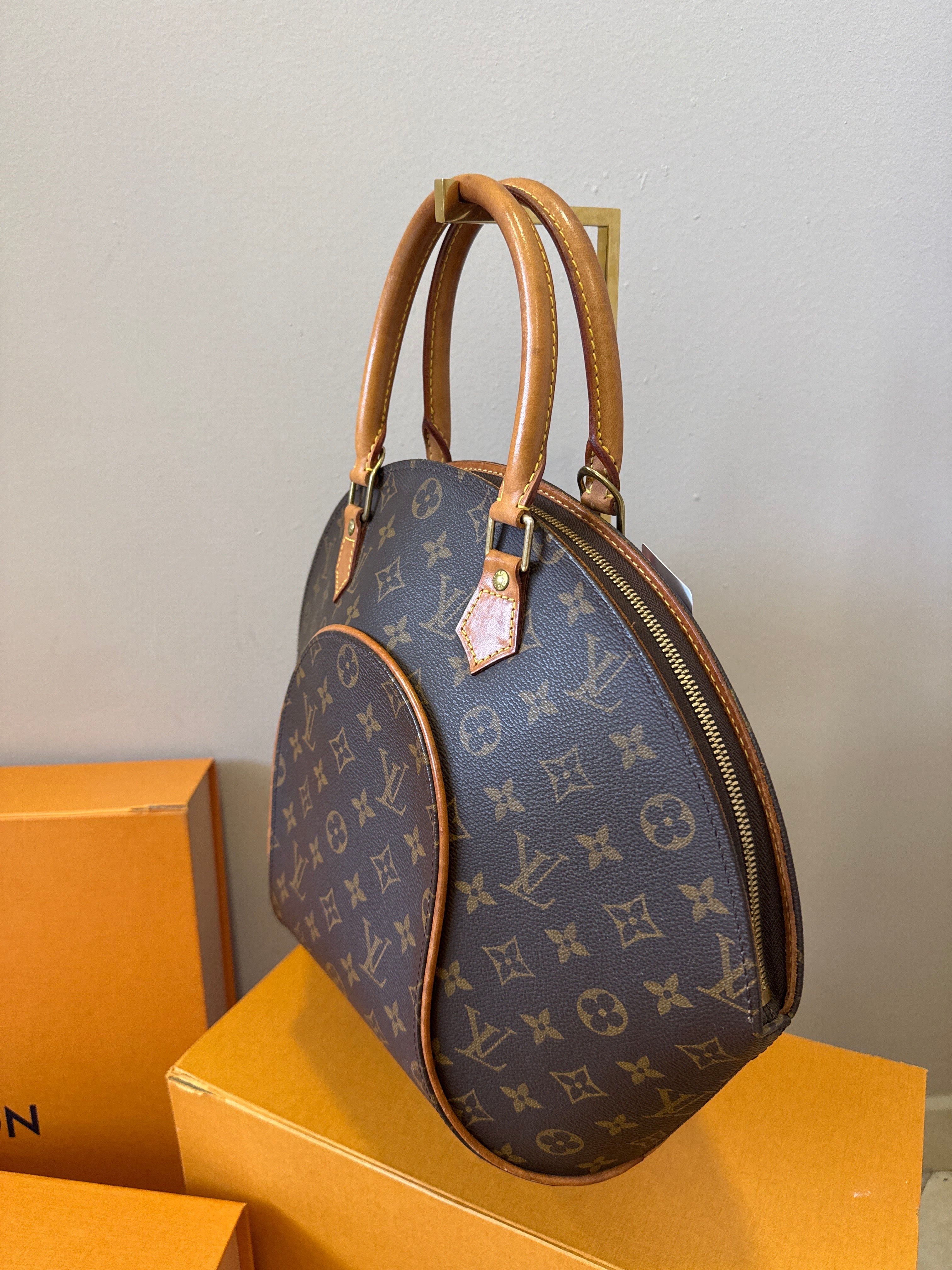 Louis Vuitton Ellipse MM
