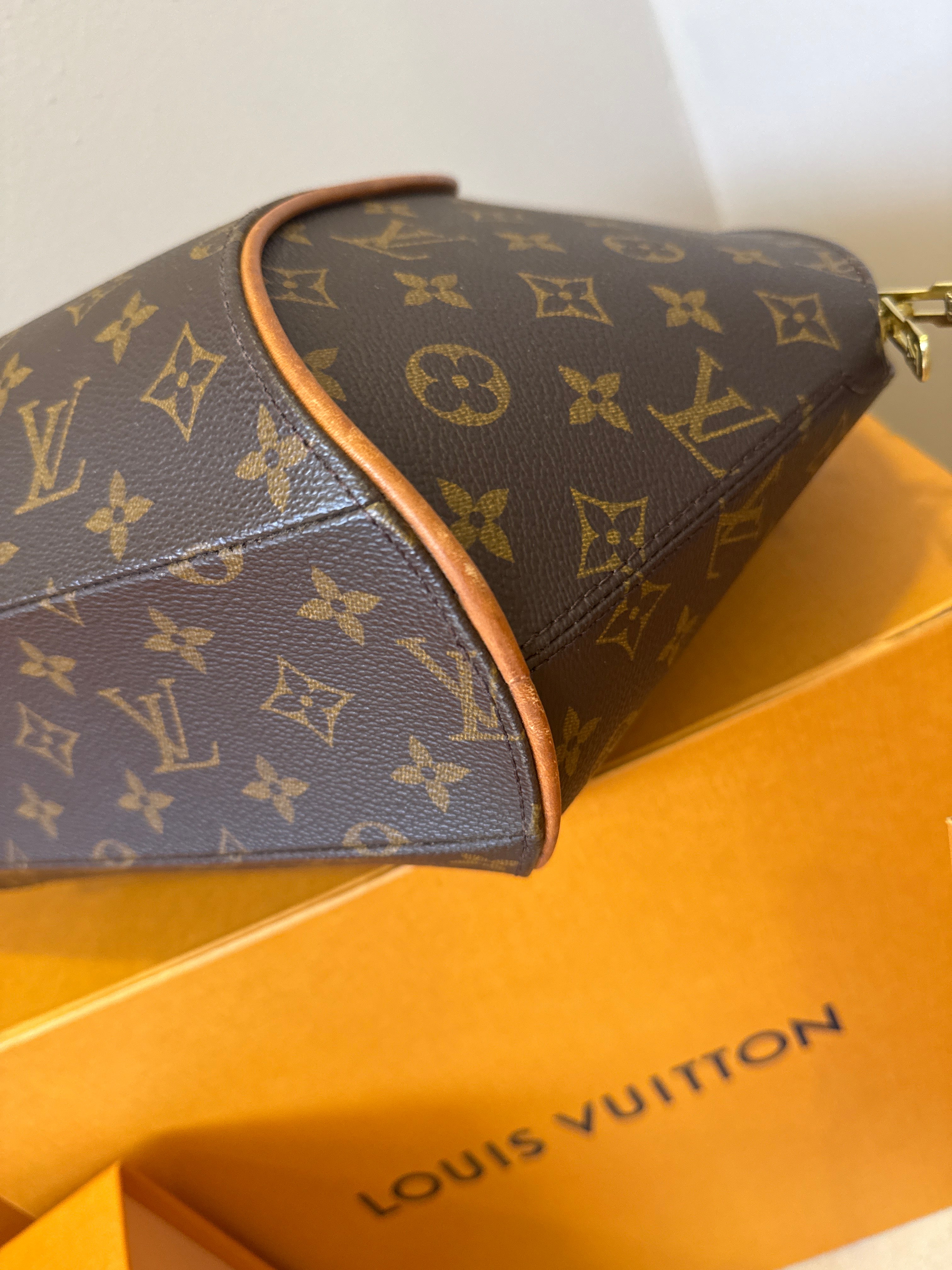 Louis Vuitton Ellipse MM
