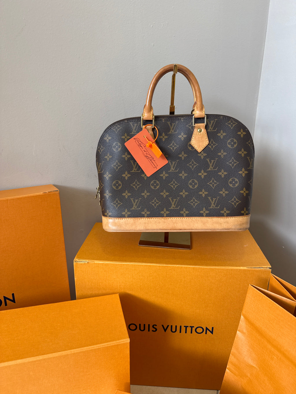 Louis Vuitton Alma