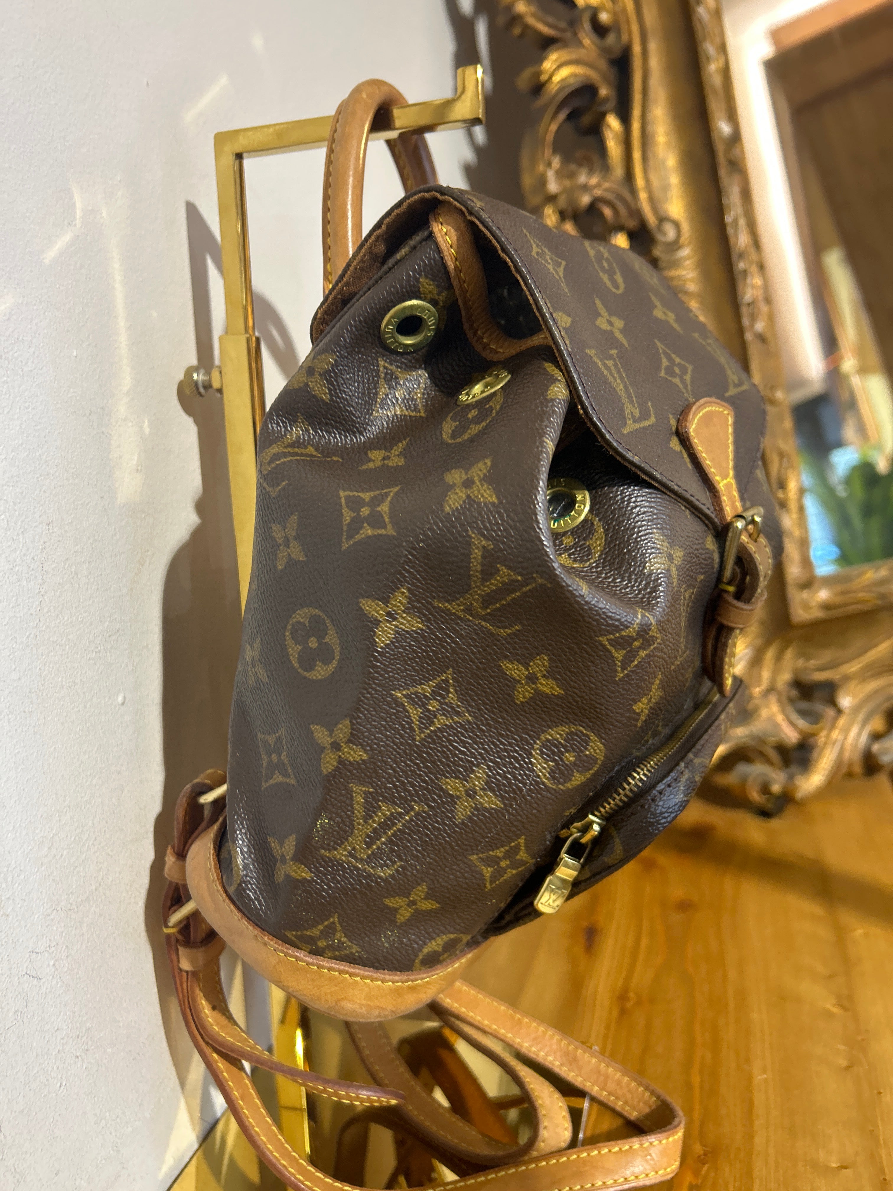 Louis Vuitton Montsouris PM