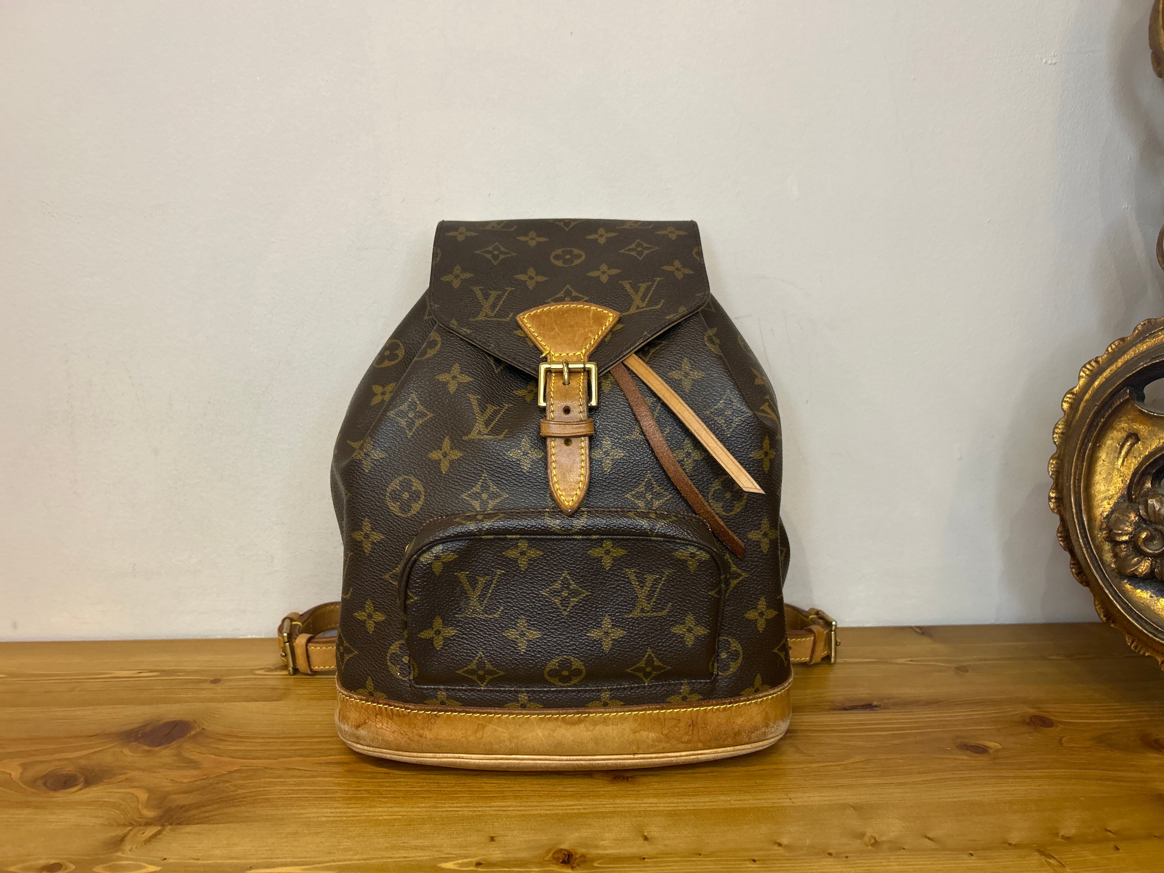 Louis Vuitton Montsouris MM