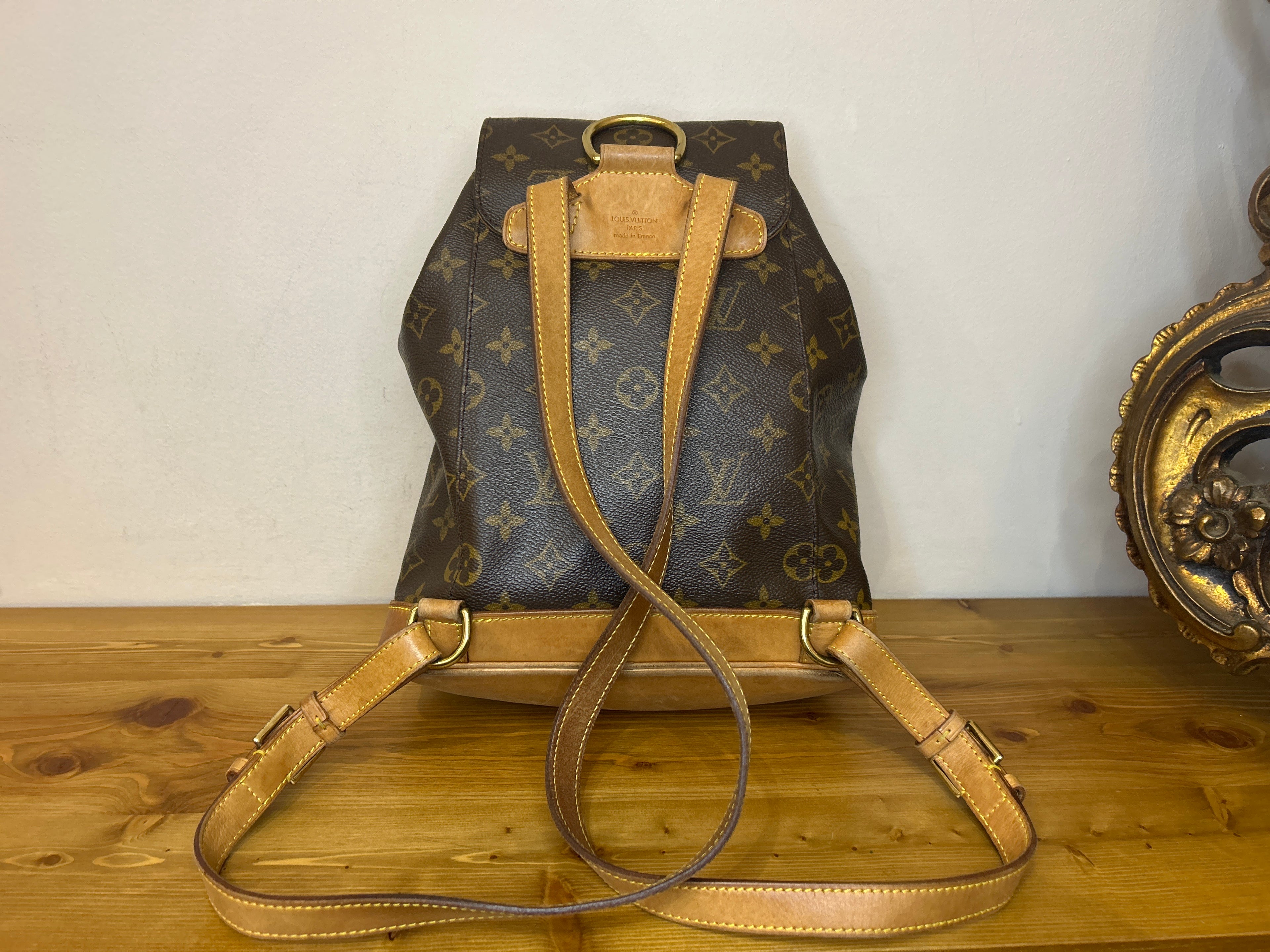 Louis Vuitton Montsouris MM