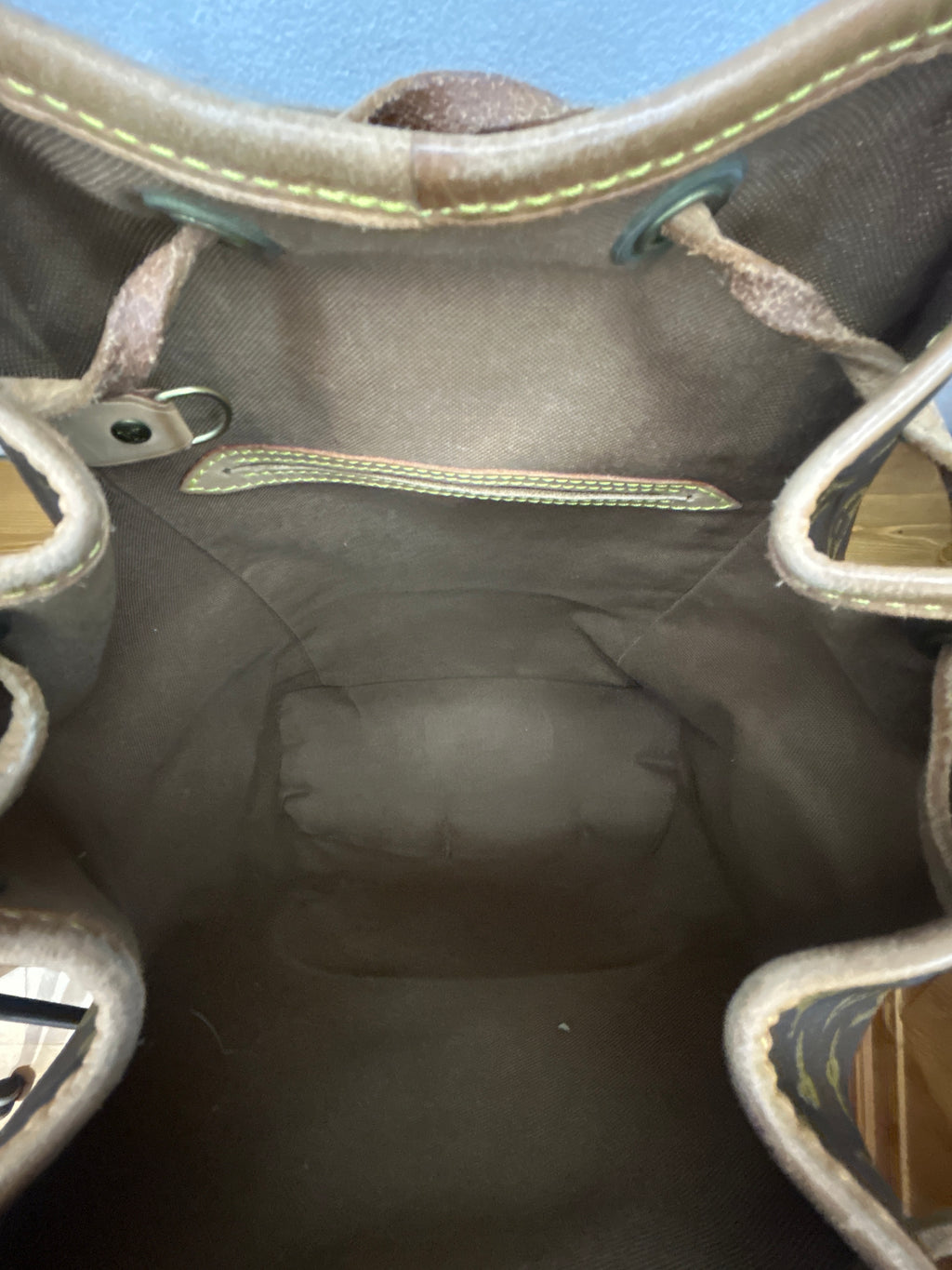 Louis Vuitton Montsouris MM