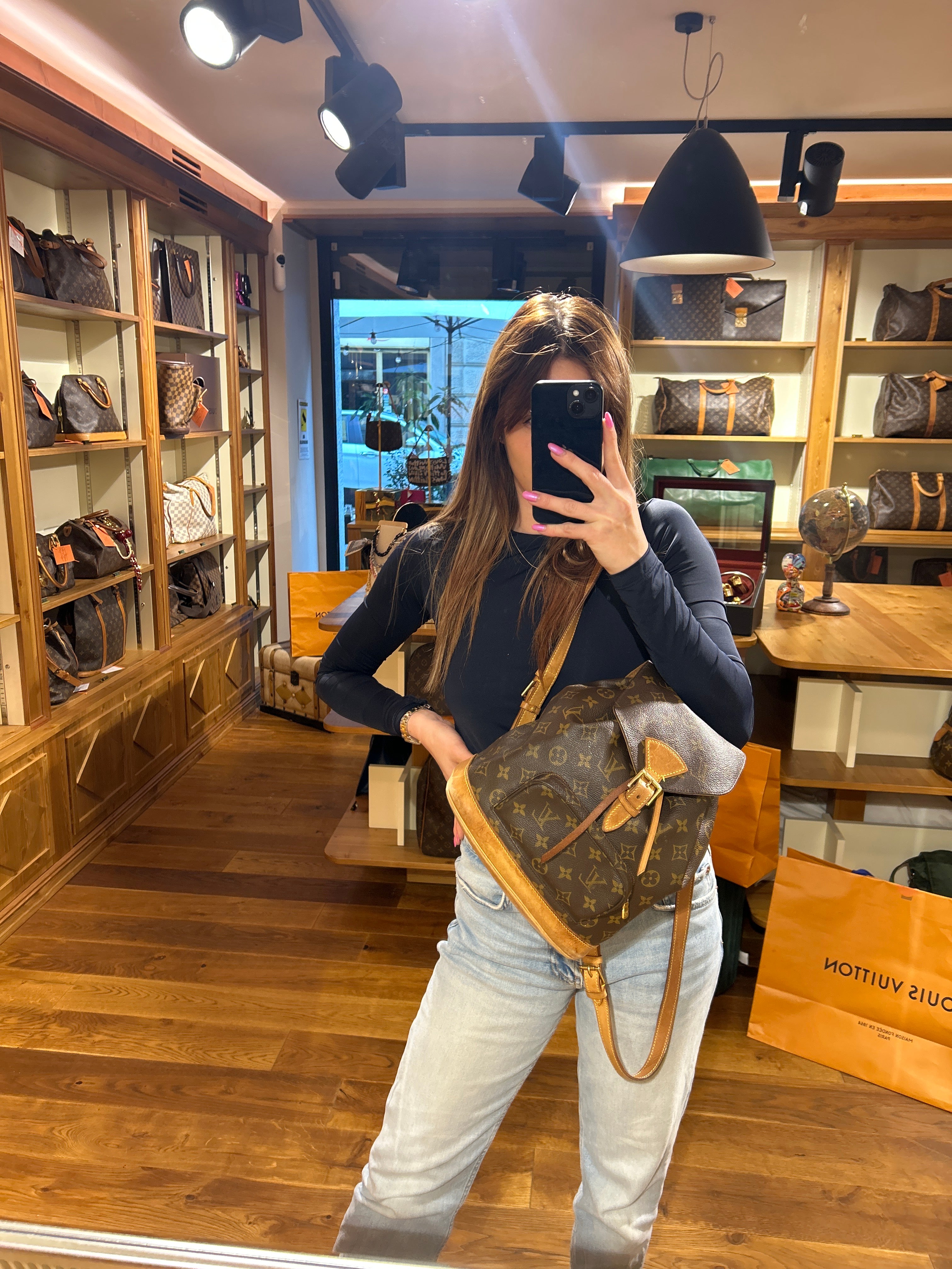 Louis Vuitton Montsouris MM