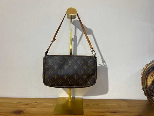 Louis Vuitton Pochette Monogram