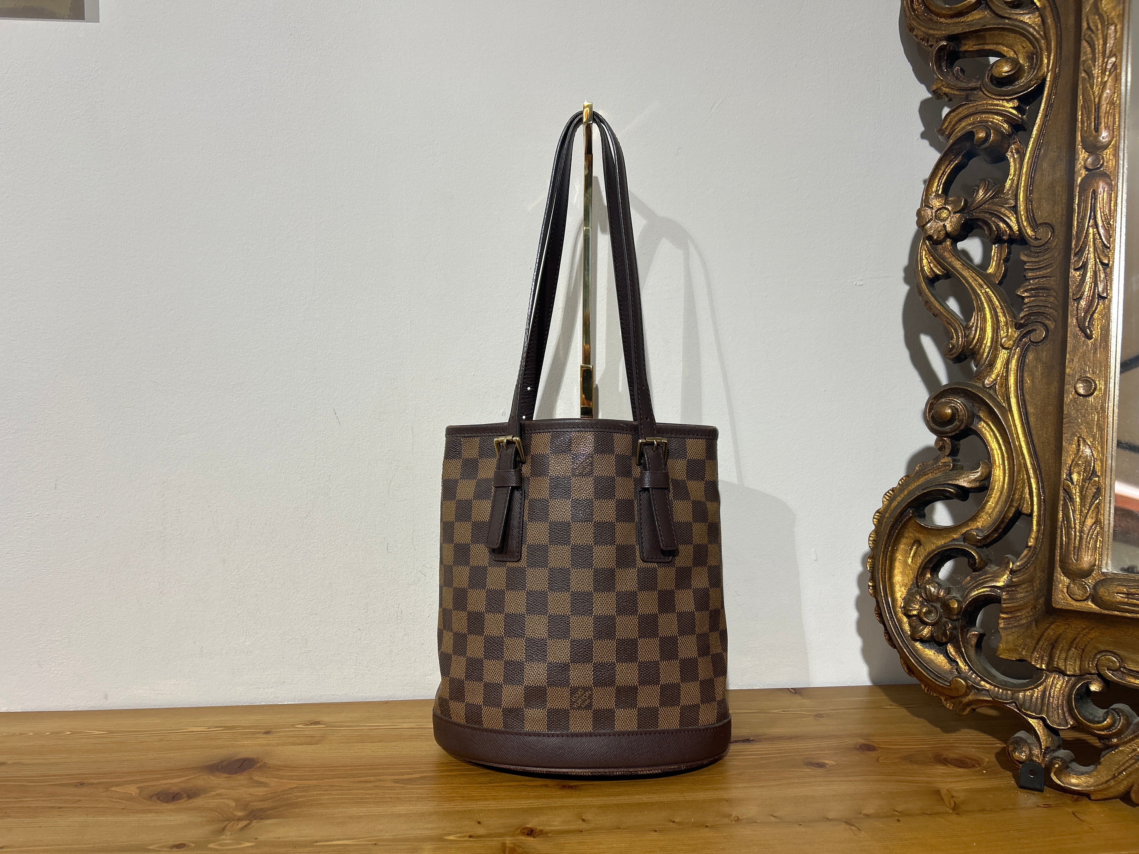 Louis Vuitton Marais