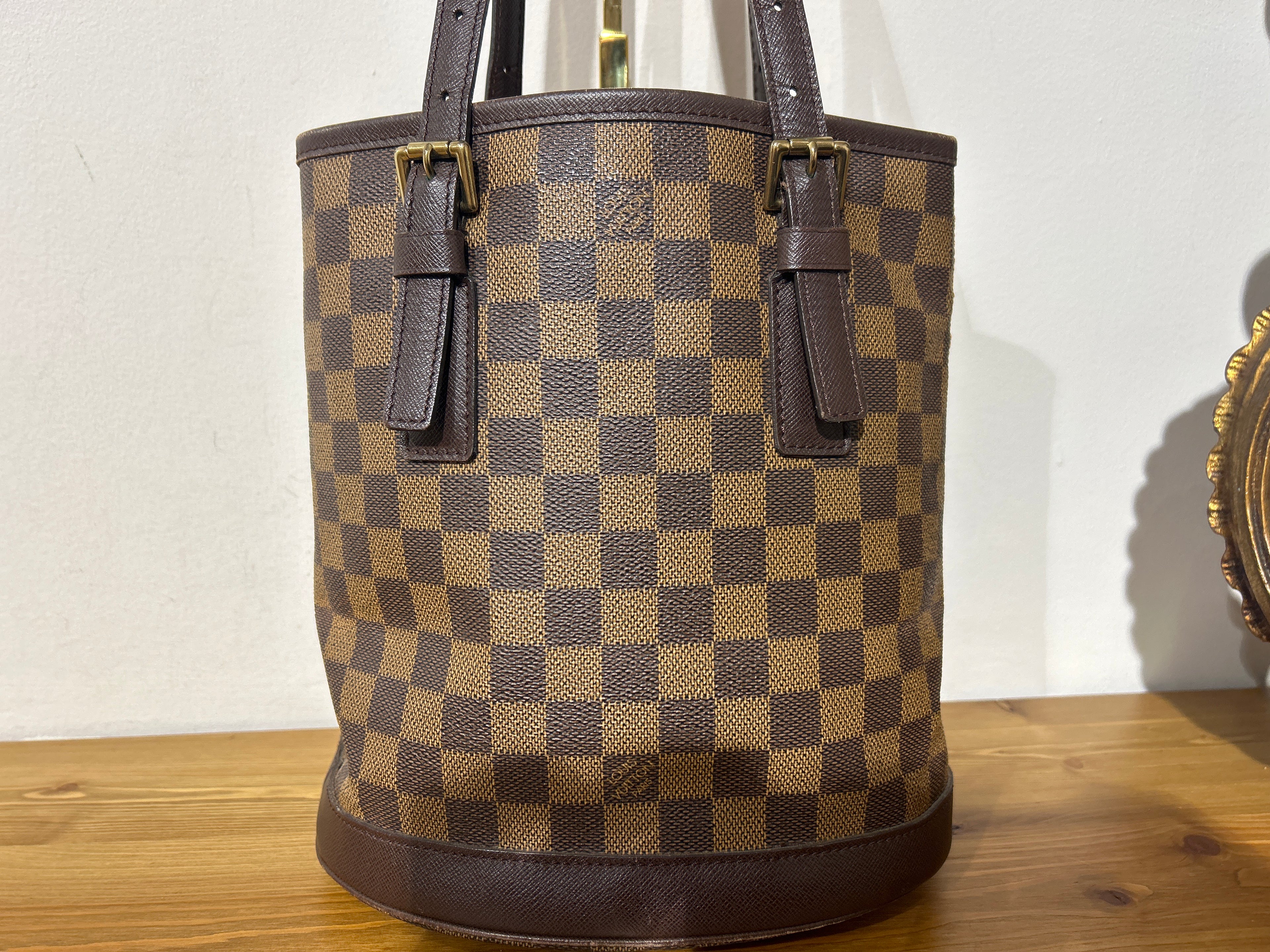 Louis Vuitton Marais